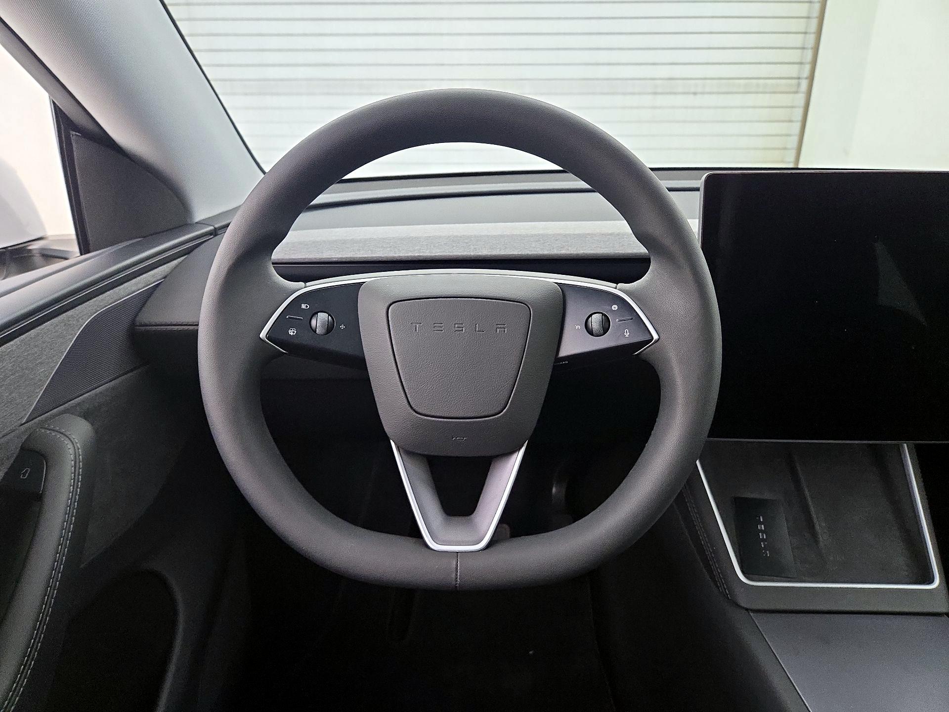 Thumbnail: 2026 Tesla Model Y - 10