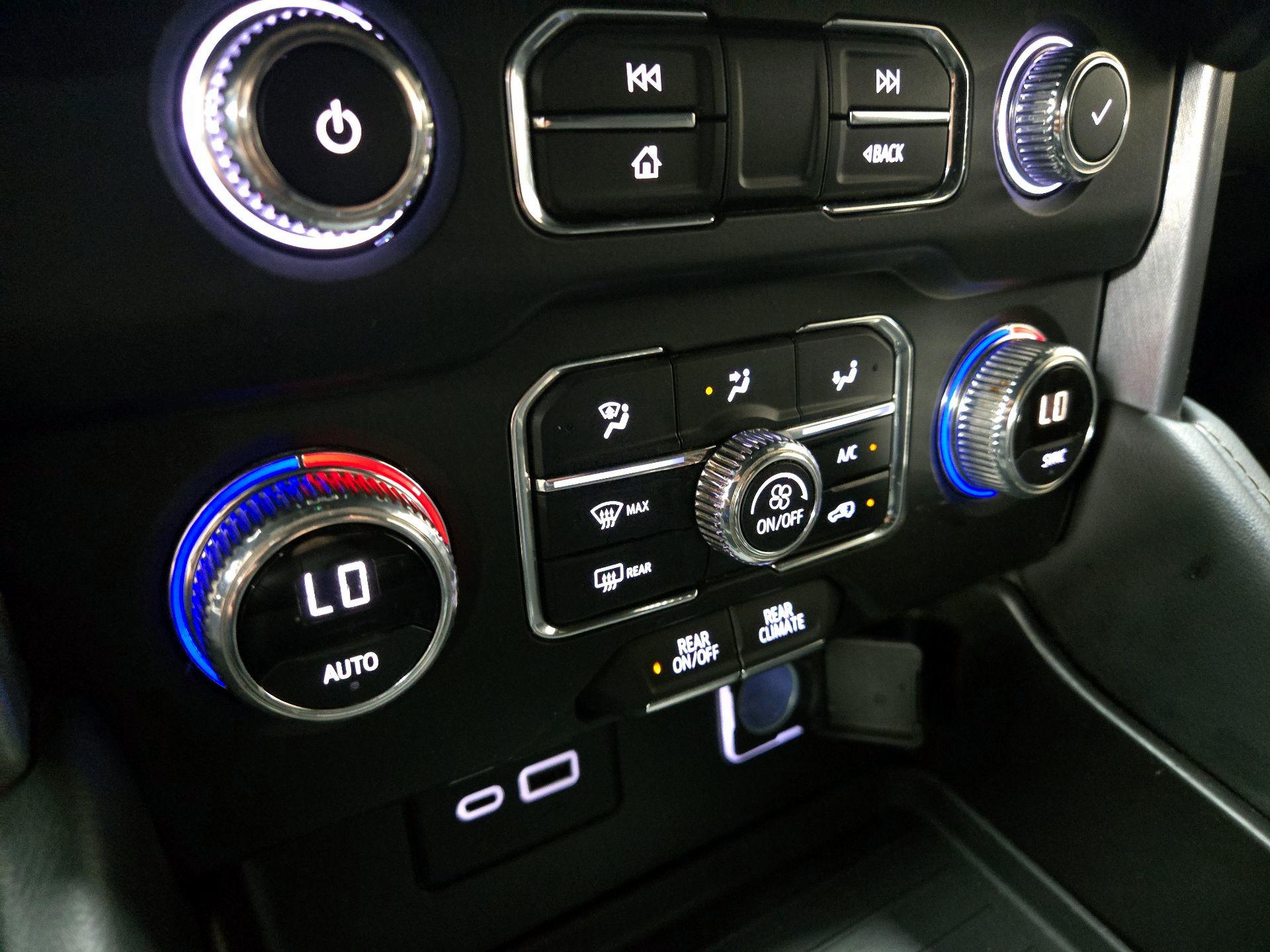 Thumbnail: 2022 GMC Yukon XL - 16