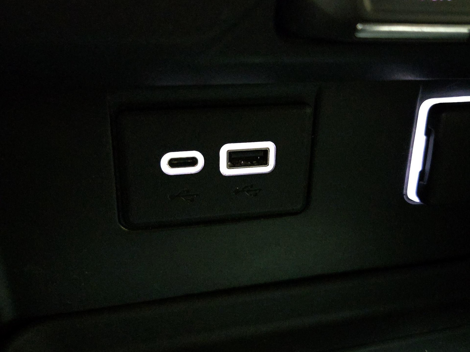 2022 GMC Yukon XL SLE - Photo 19
