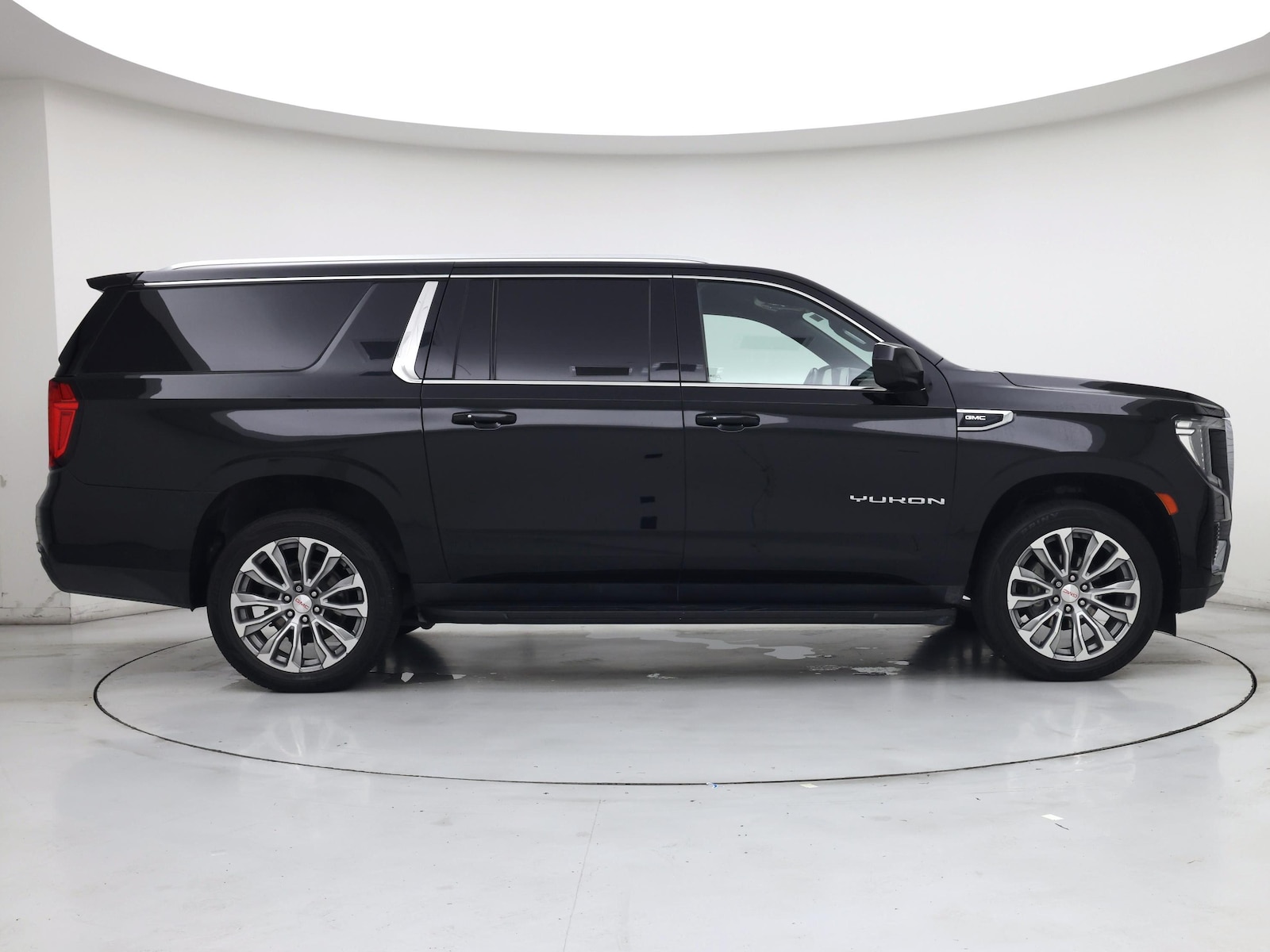 2022 GMC Yukon XL SLE - Photo 8