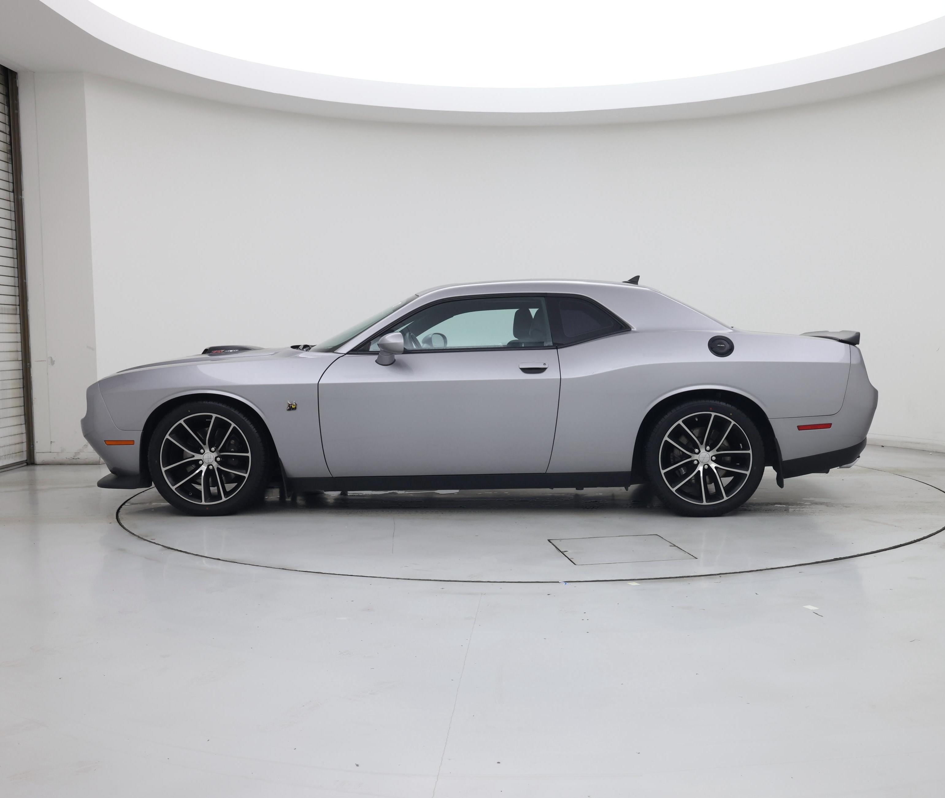 Thumbnail: 2016 Dodge Challenger - 3