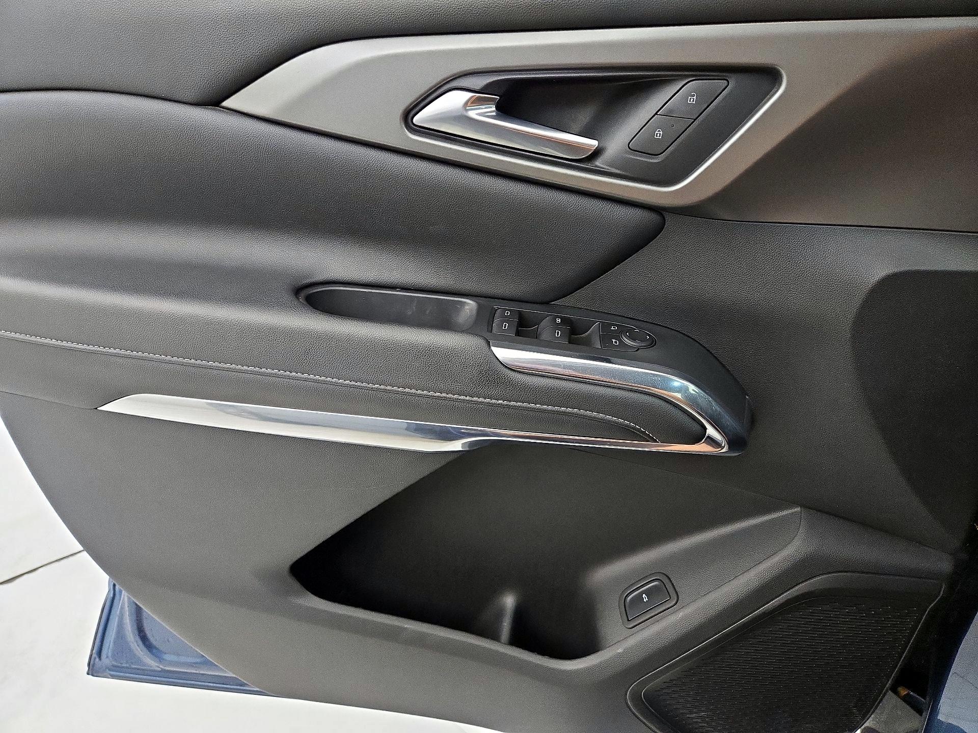 Thumbnail: 2025 Chevrolet Traverse - 12