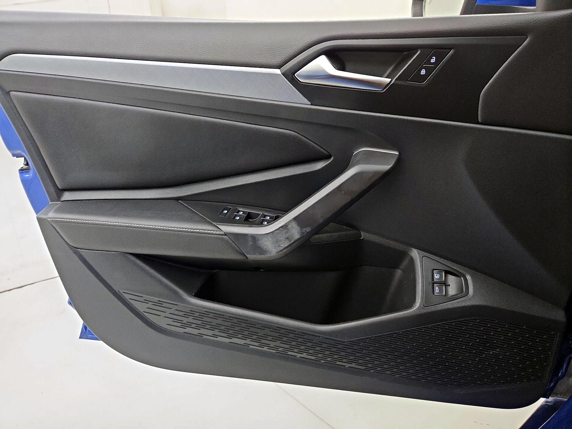 Thumbnail: 2022 Volkswagen Jetta - 12