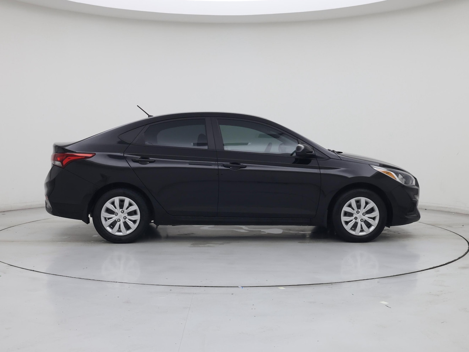 2022 Hyundai Accent SE - Photo 8