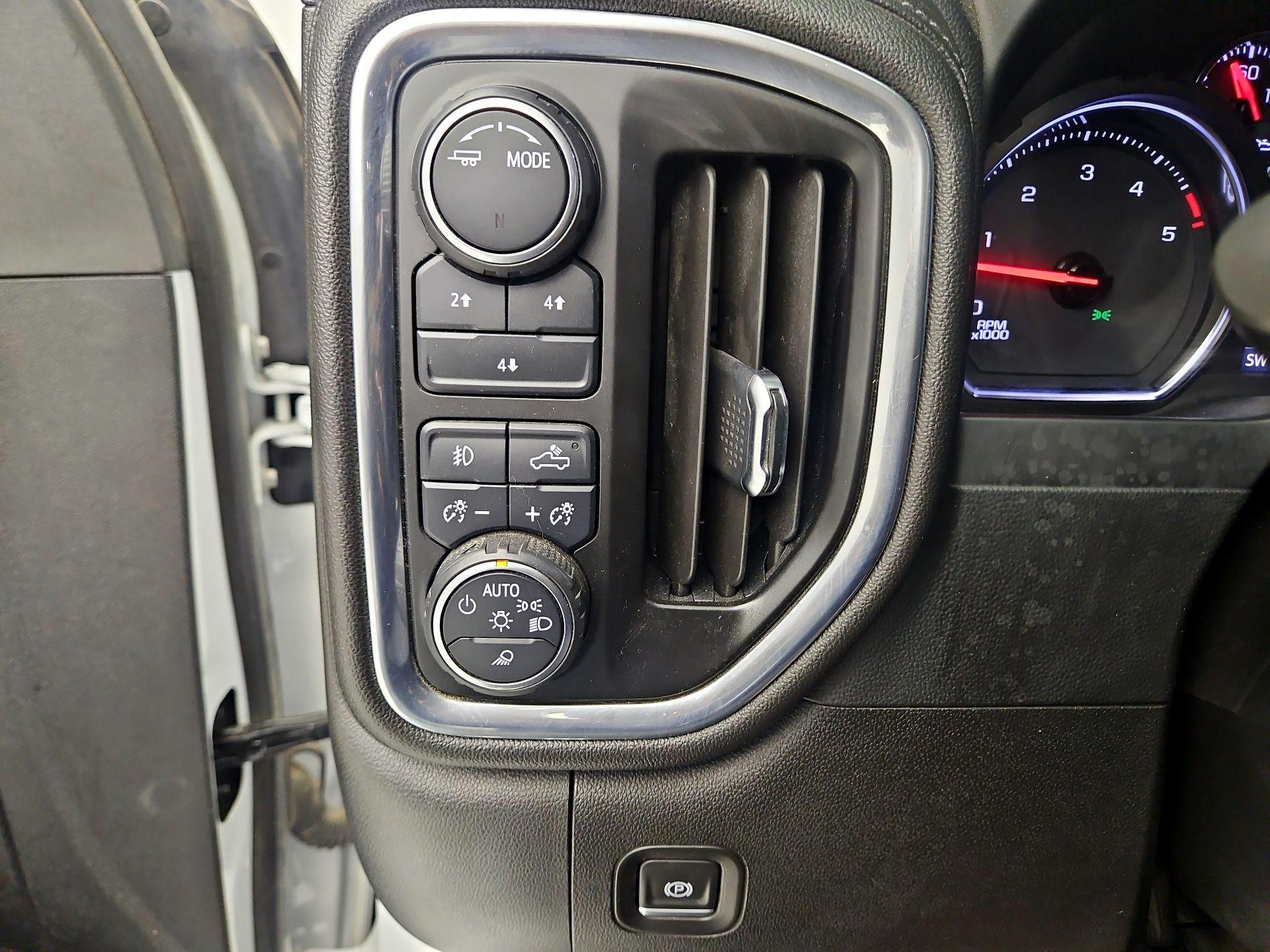 Thumbnail: 2021 Chevrolet Silverado 2500 - 13