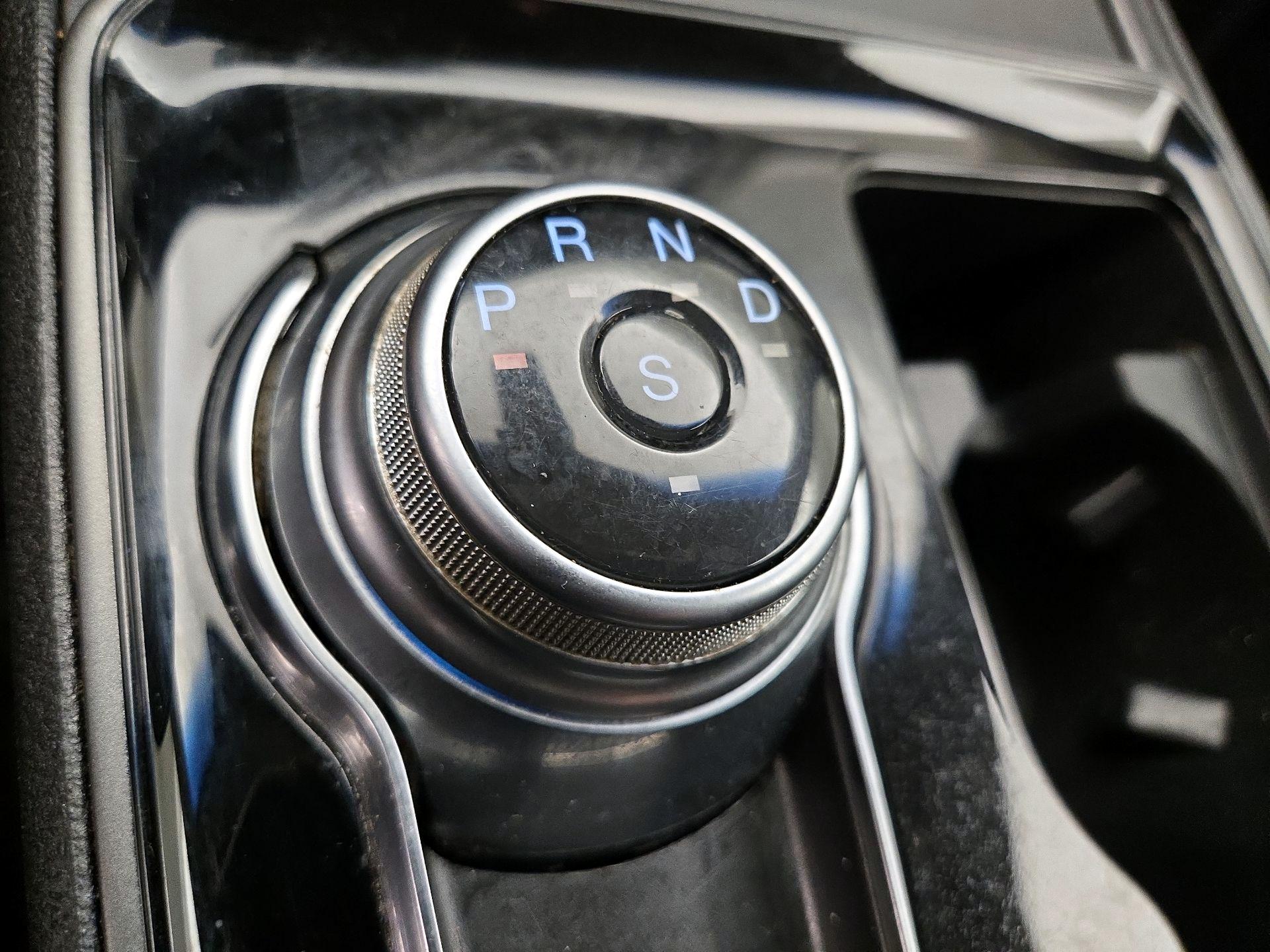 Thumbnail: 2020 Ford Edge - 17
