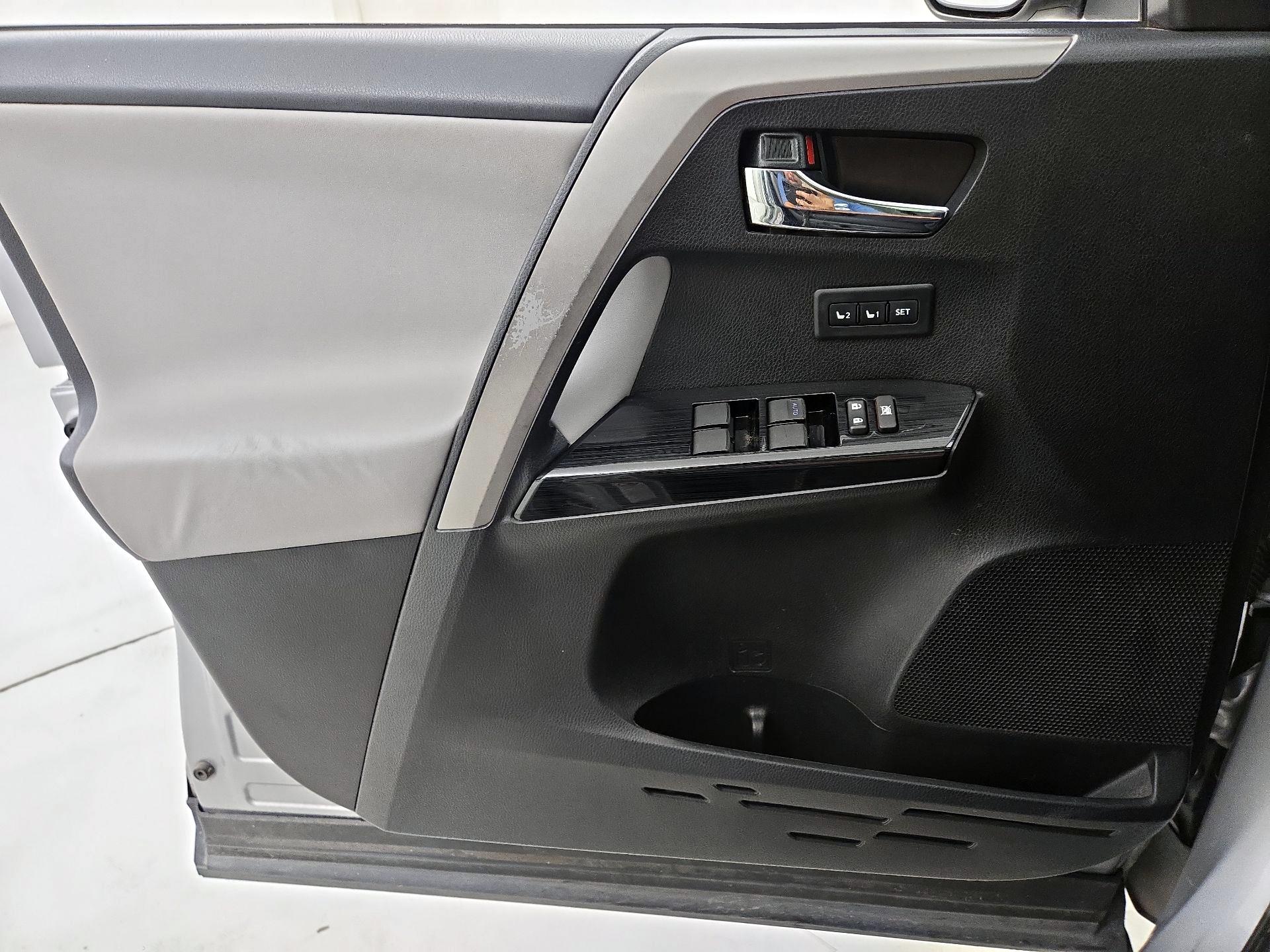 Thumbnail: 2017 Toyota RAV4 - 12