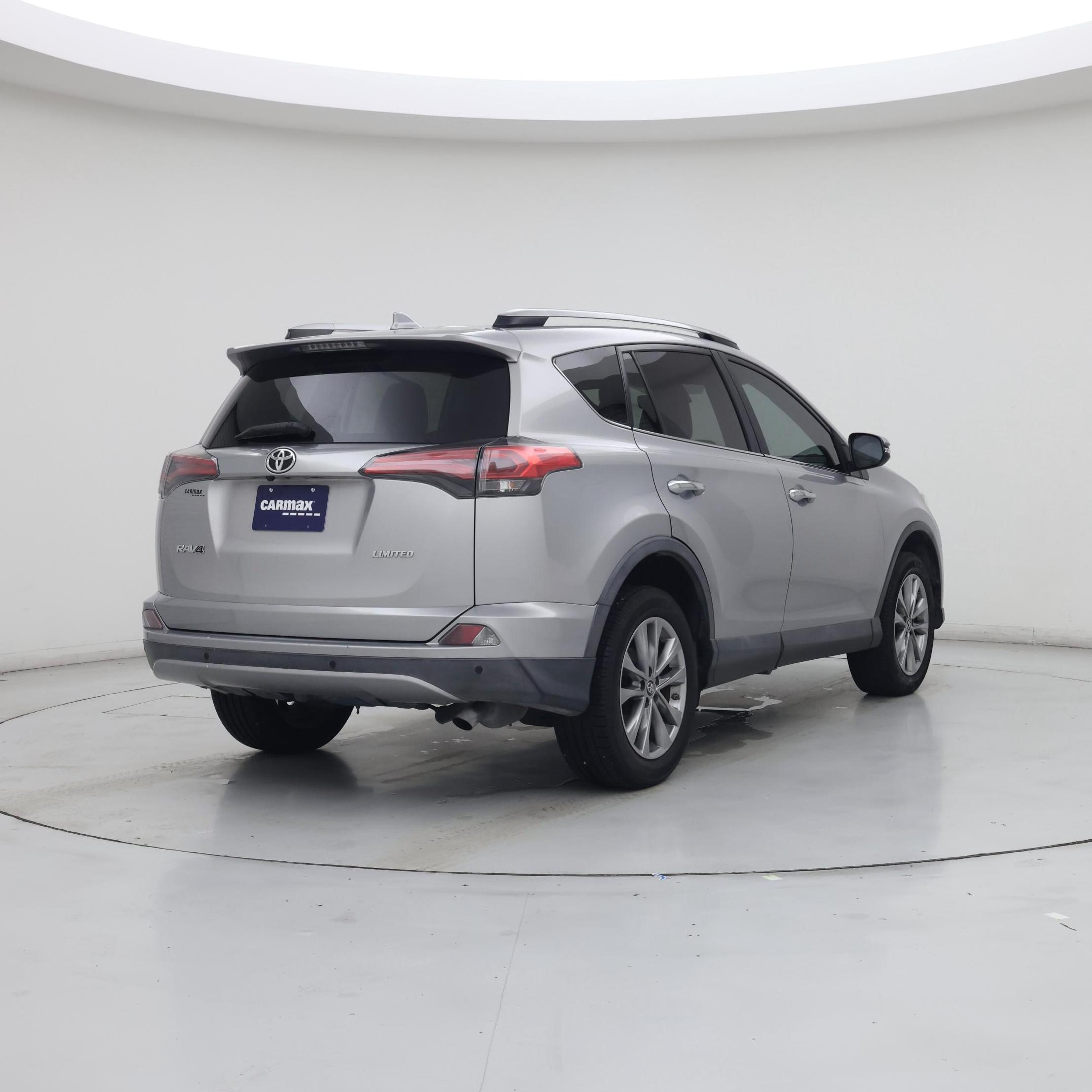 Thumbnail: 2017 Toyota RAV4 - 8