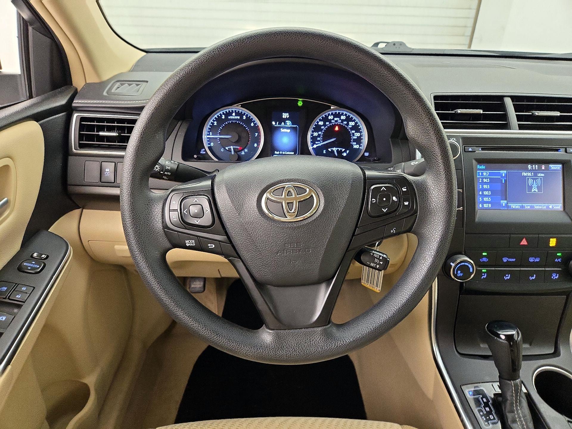 Thumbnail: 2016 Toyota Camry - 10