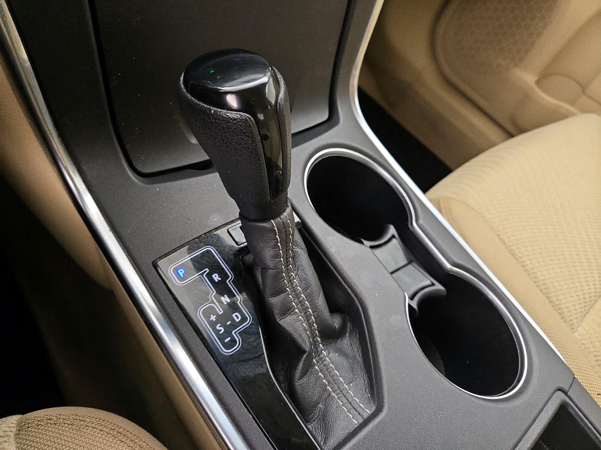Thumbnail: 2016 Toyota Camry - 17