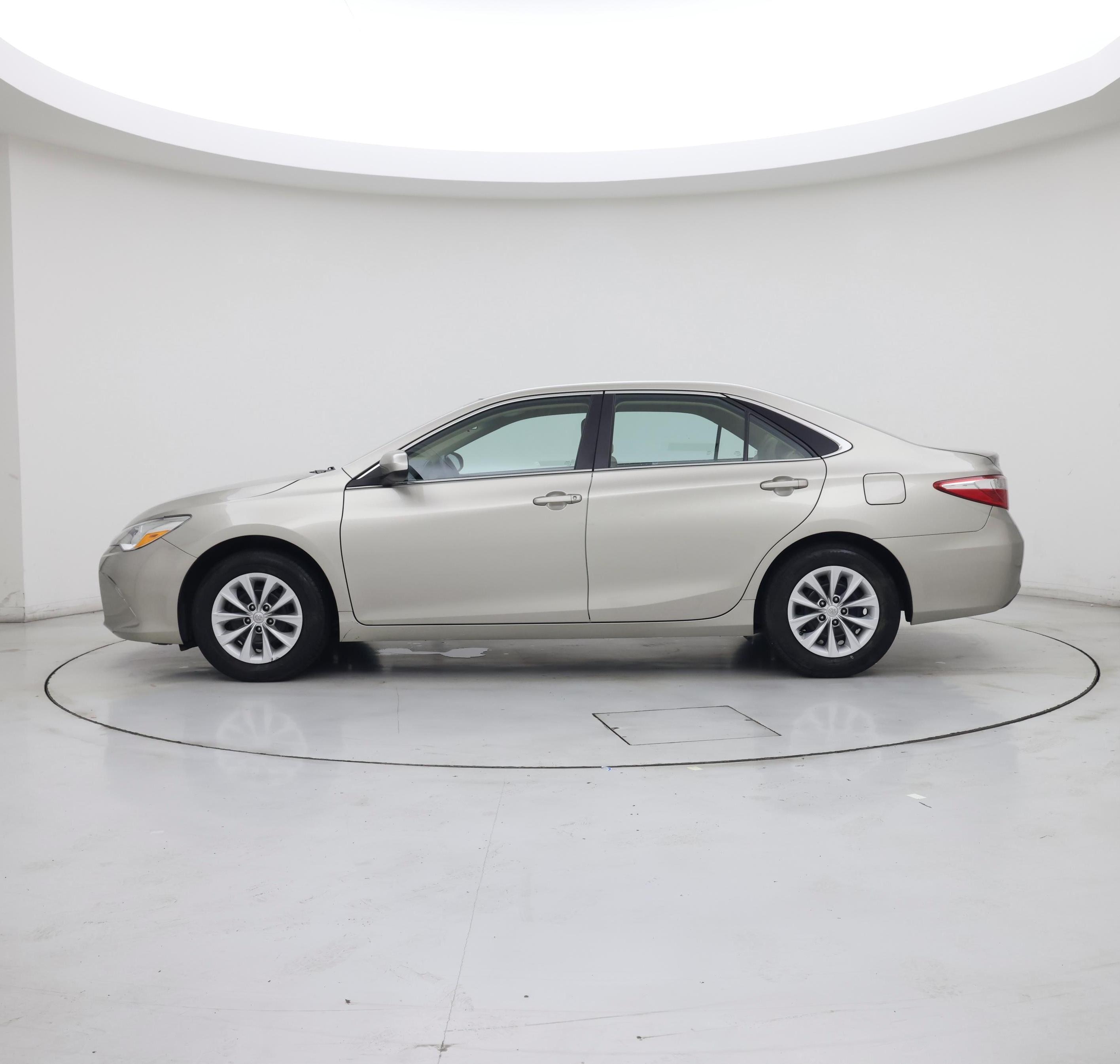 Thumbnail: 2016 Toyota Camry - 3