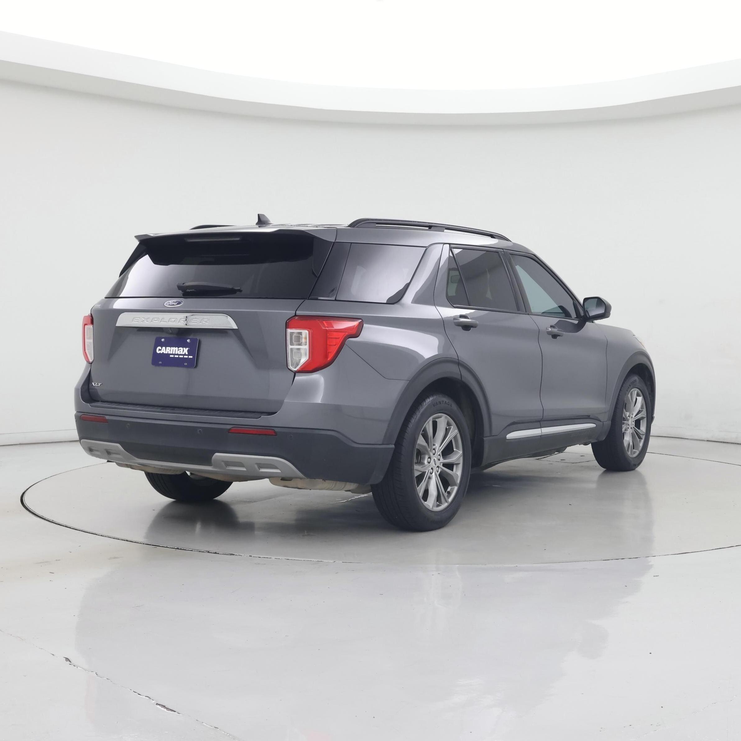 Thumbnail: 2022 Ford Explorer - 8