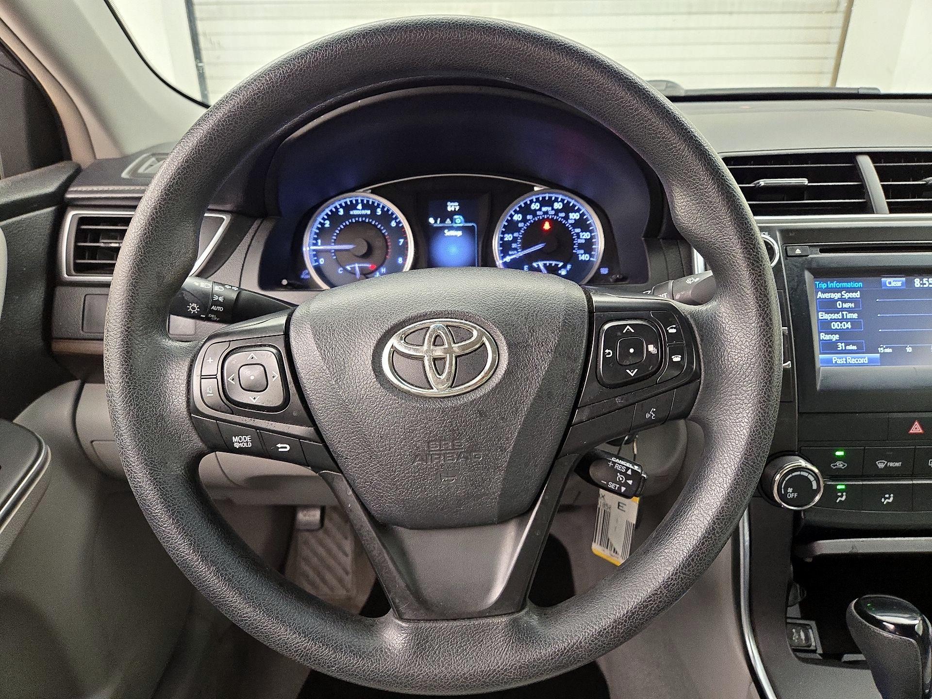 Thumbnail: 2016 Toyota Camry - 10