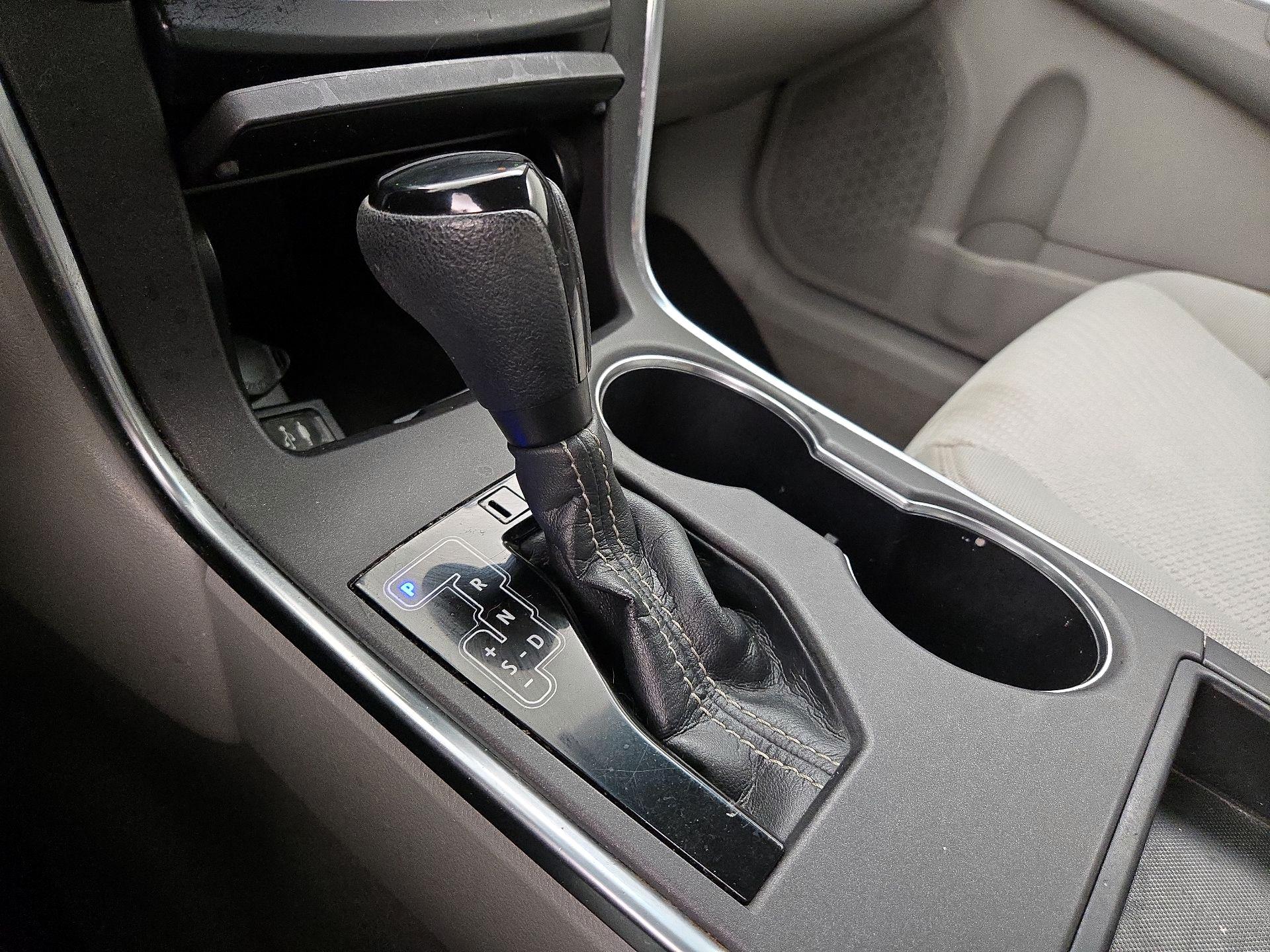 Thumbnail: 2016 Toyota Camry - 17