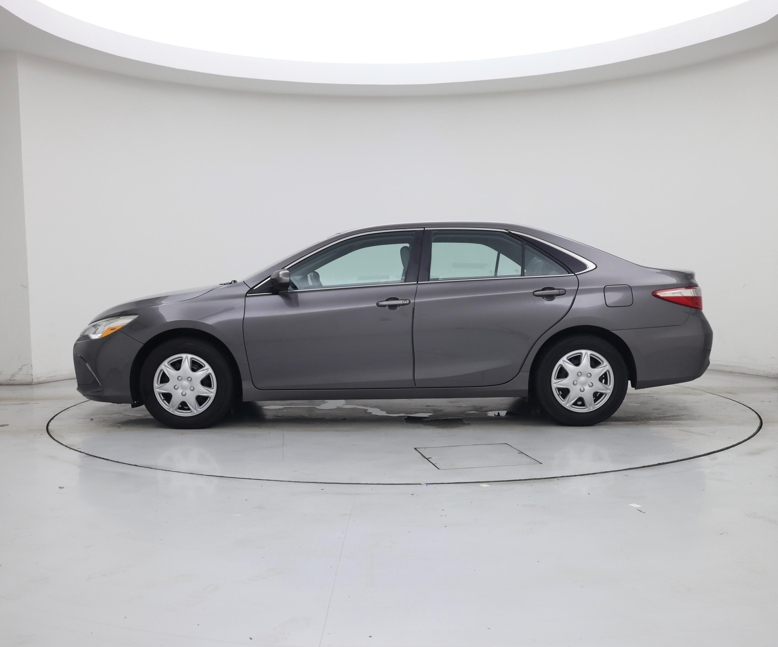 Thumbnail: 2016 Toyota Camry - 3