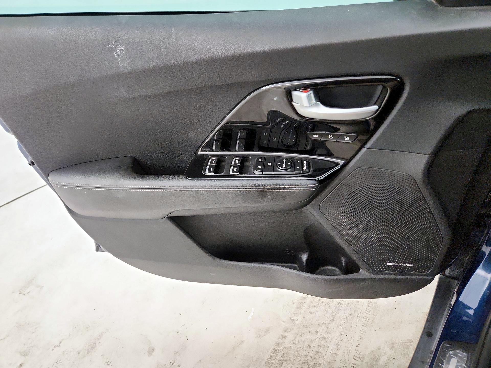 Thumbnail: 2018 Kia Niro - 12