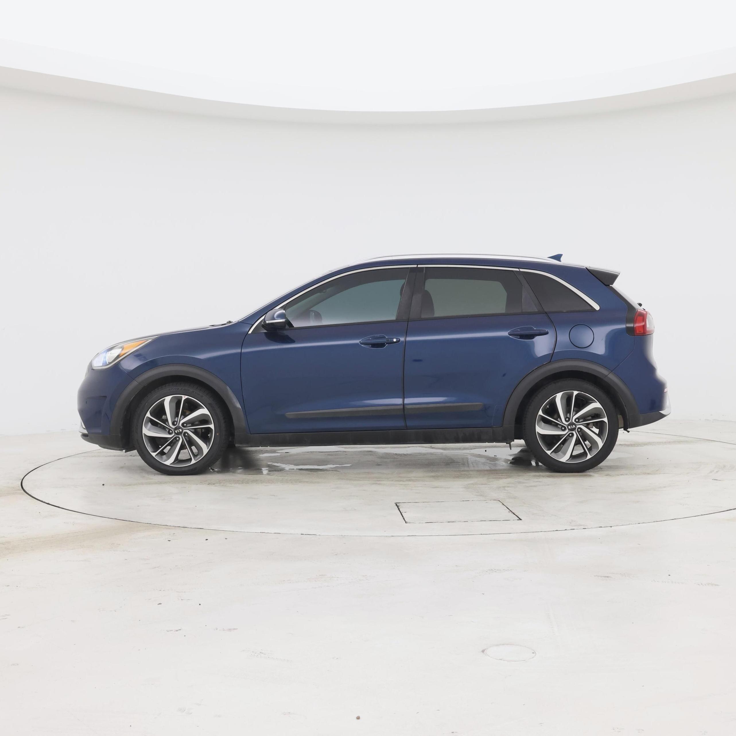 Thumbnail: 2018 Kia Niro - 3
