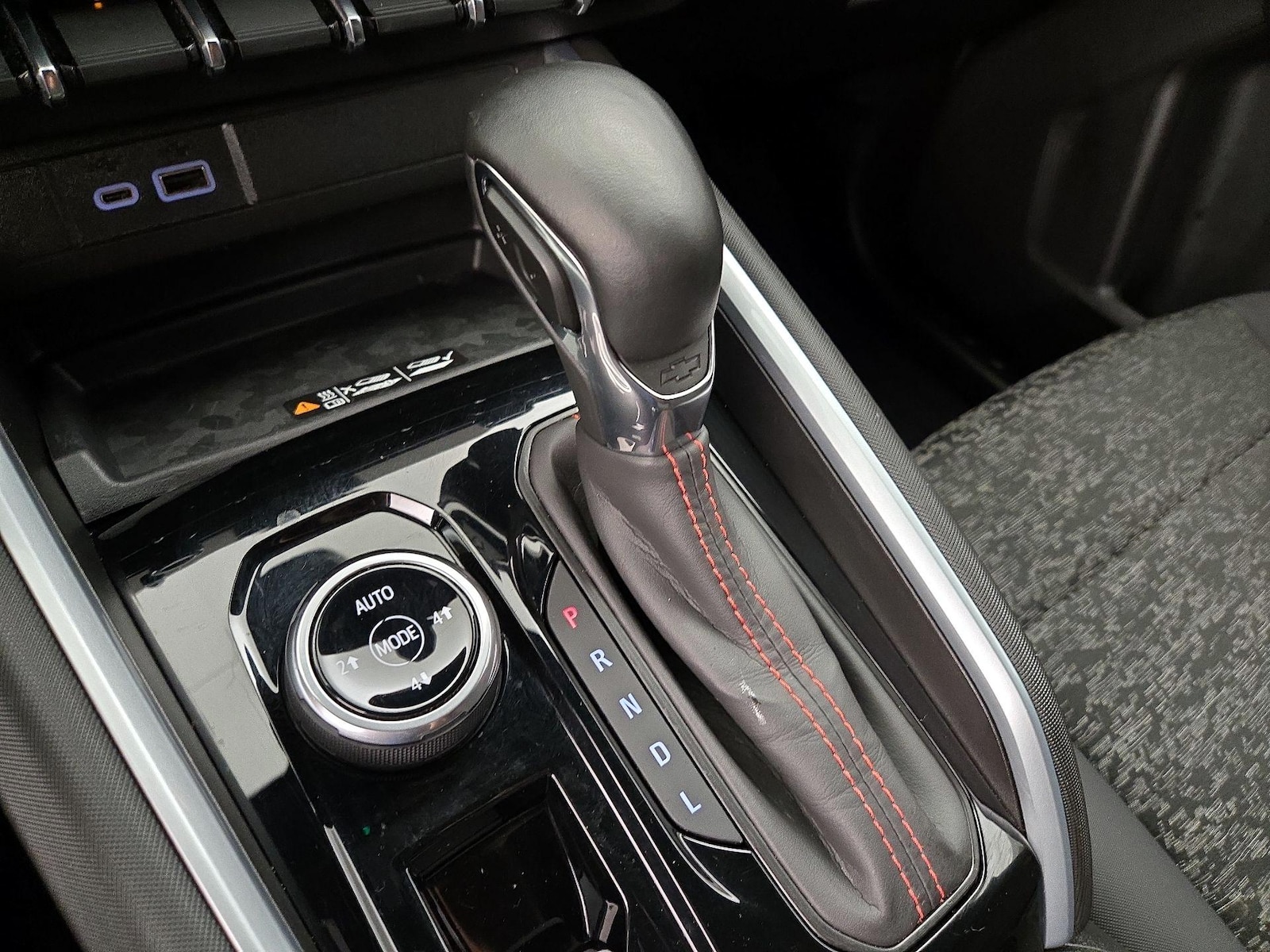 2025 Chevrolet Colorado Z71 - Photo 18
