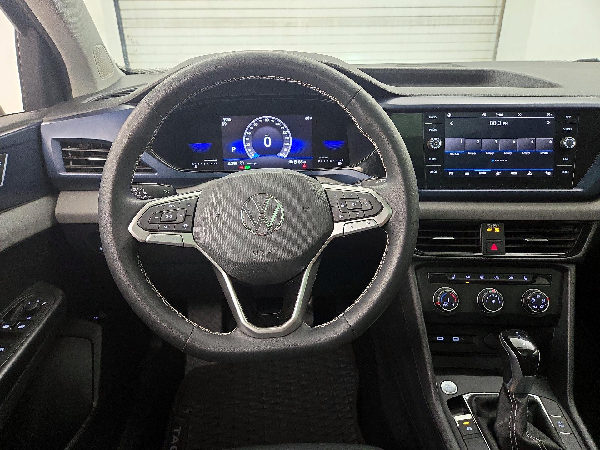 Thumbnail: 2022 Volkswagen Taos - 10