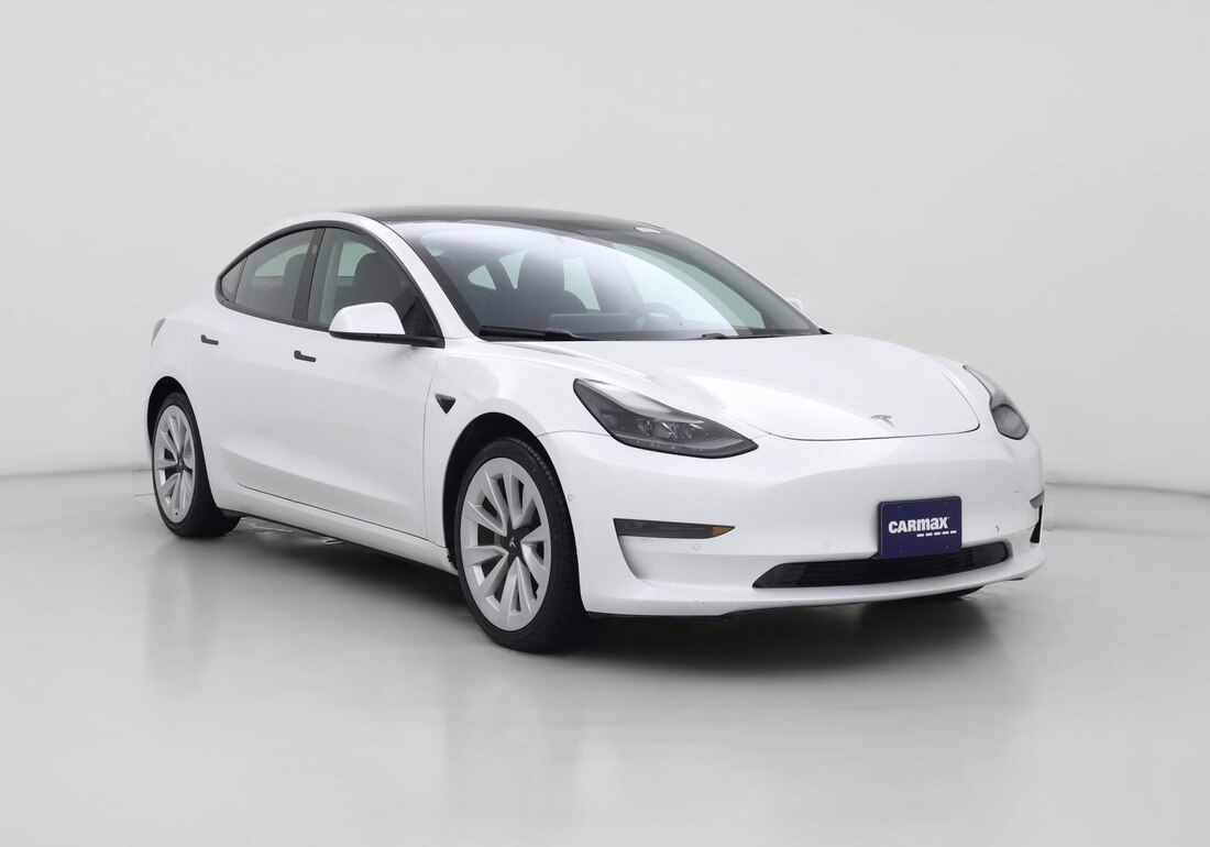 2021 Tesla Model 3 Standard Range Plus in White — CarMax photo