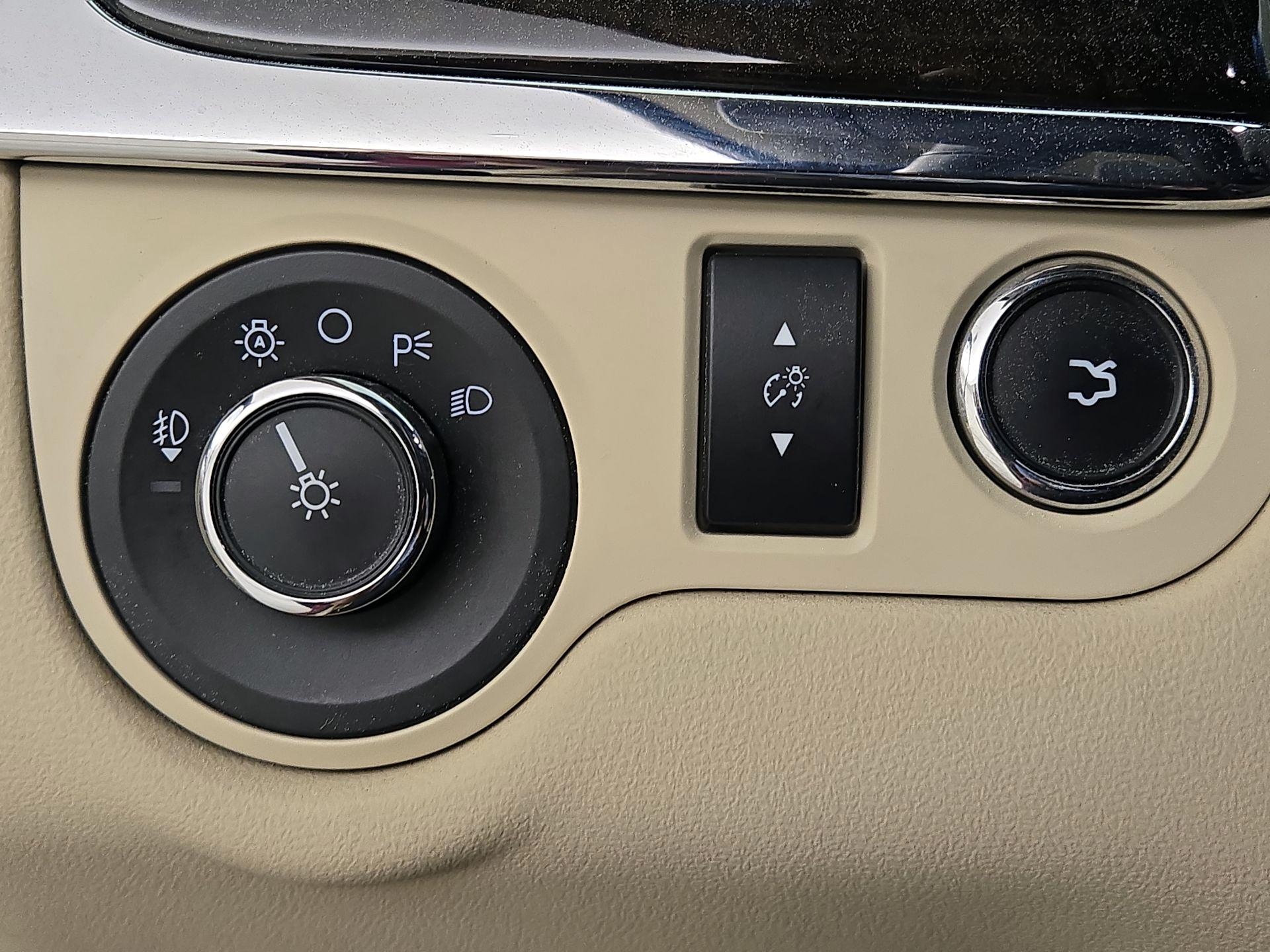 Thumbnail: 2015 Lincoln MKS - 13