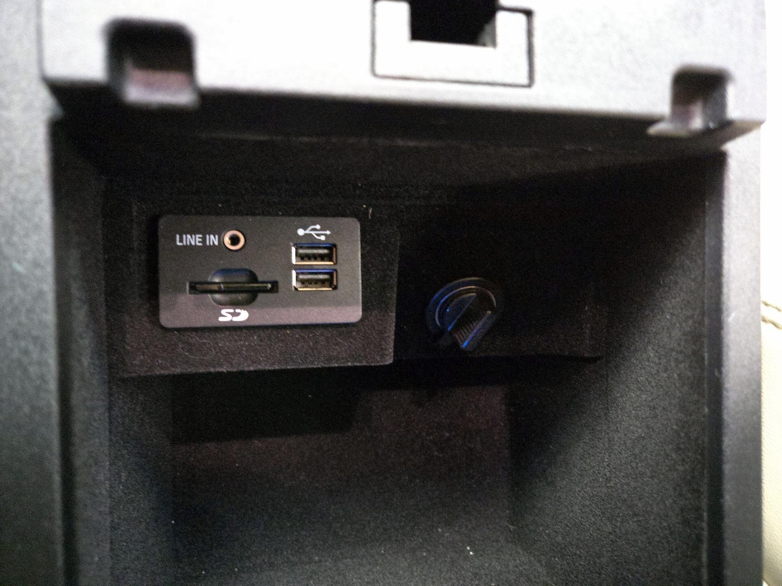 2015 Lincoln MKS Base - Photo 19