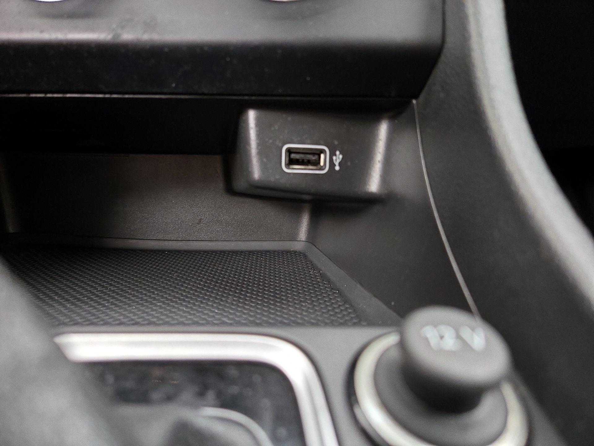 Thumbnail: 2019 Volkswagen Jetta - 18