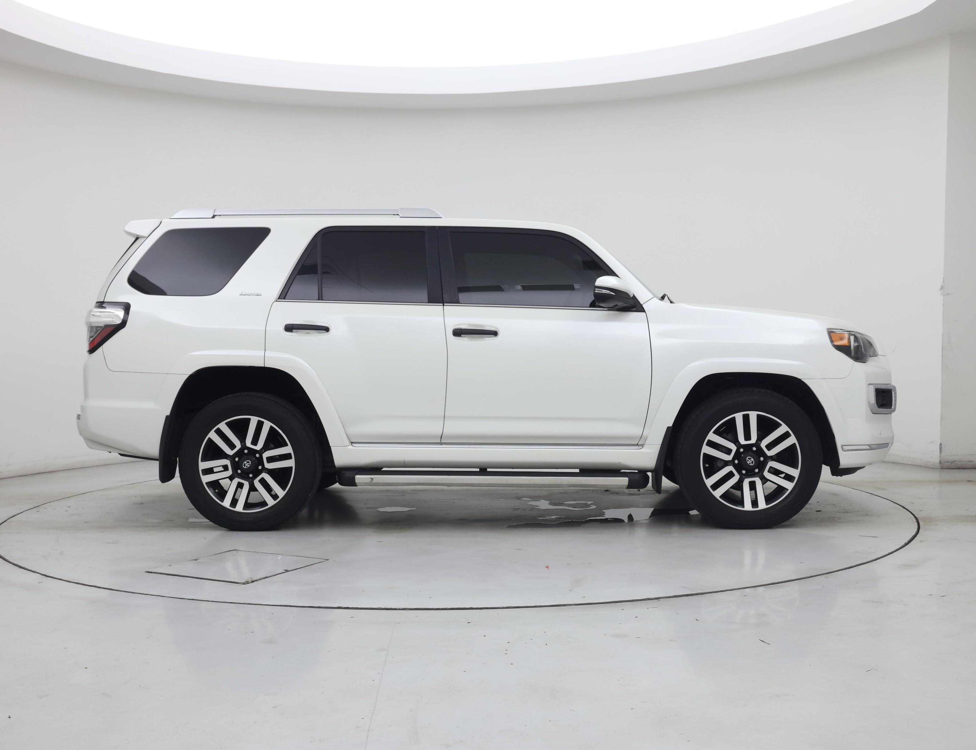 Thumbnail: 2016 Toyota 4Runner - 7