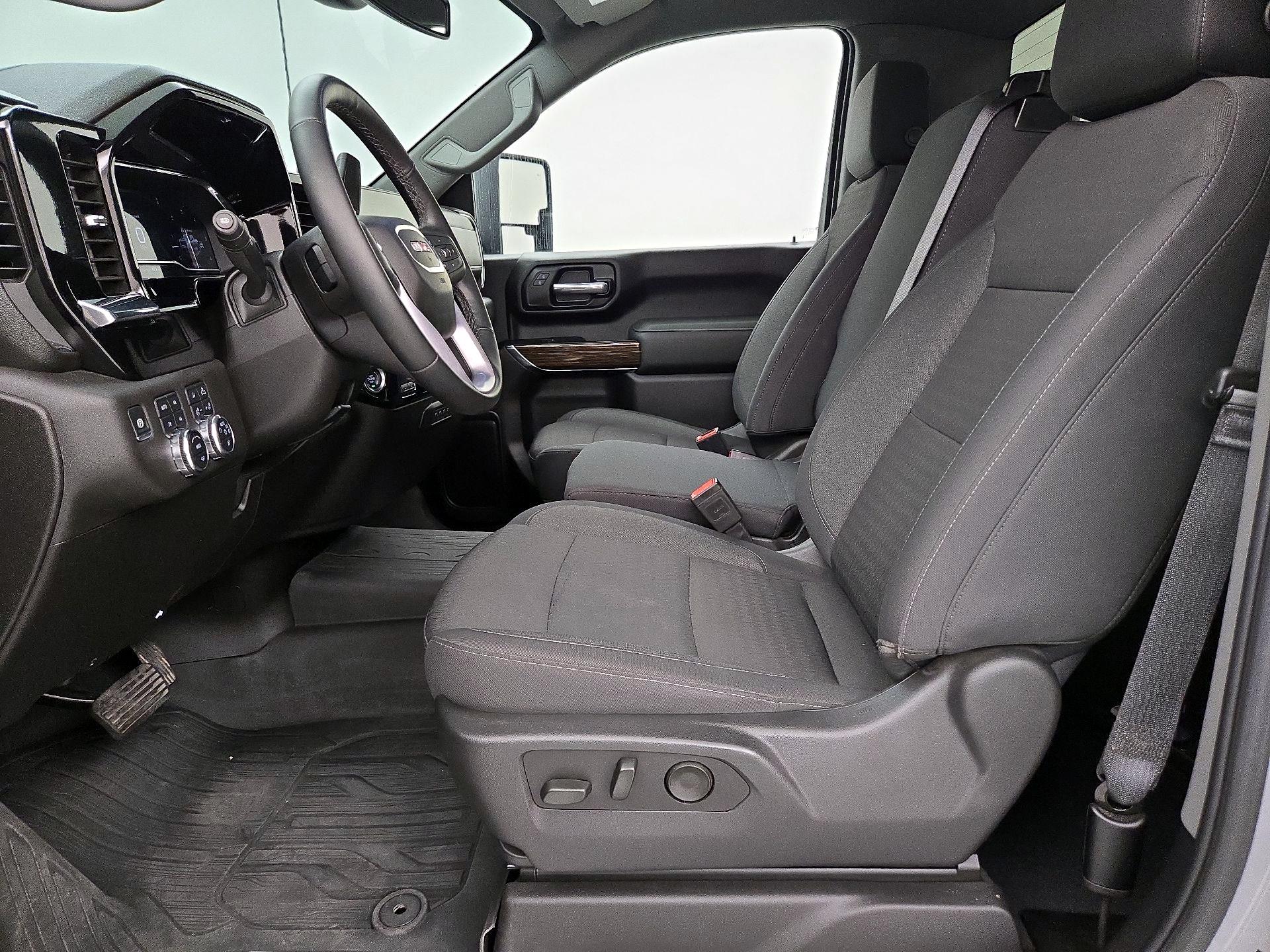 Thumbnail: 2025 GMC Sierra 3500 - 11
