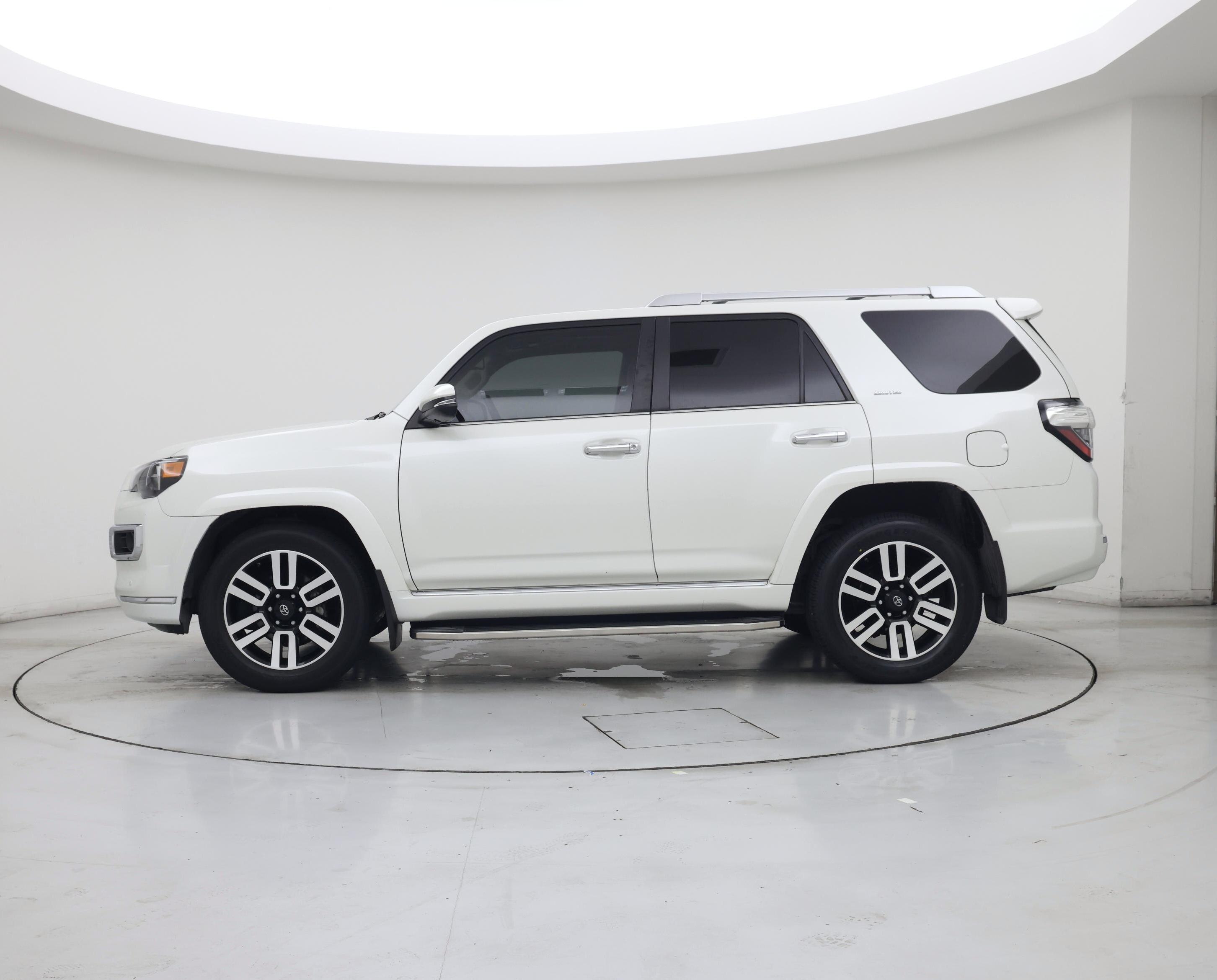 Thumbnail: 2021 Toyota 4Runner - 3
