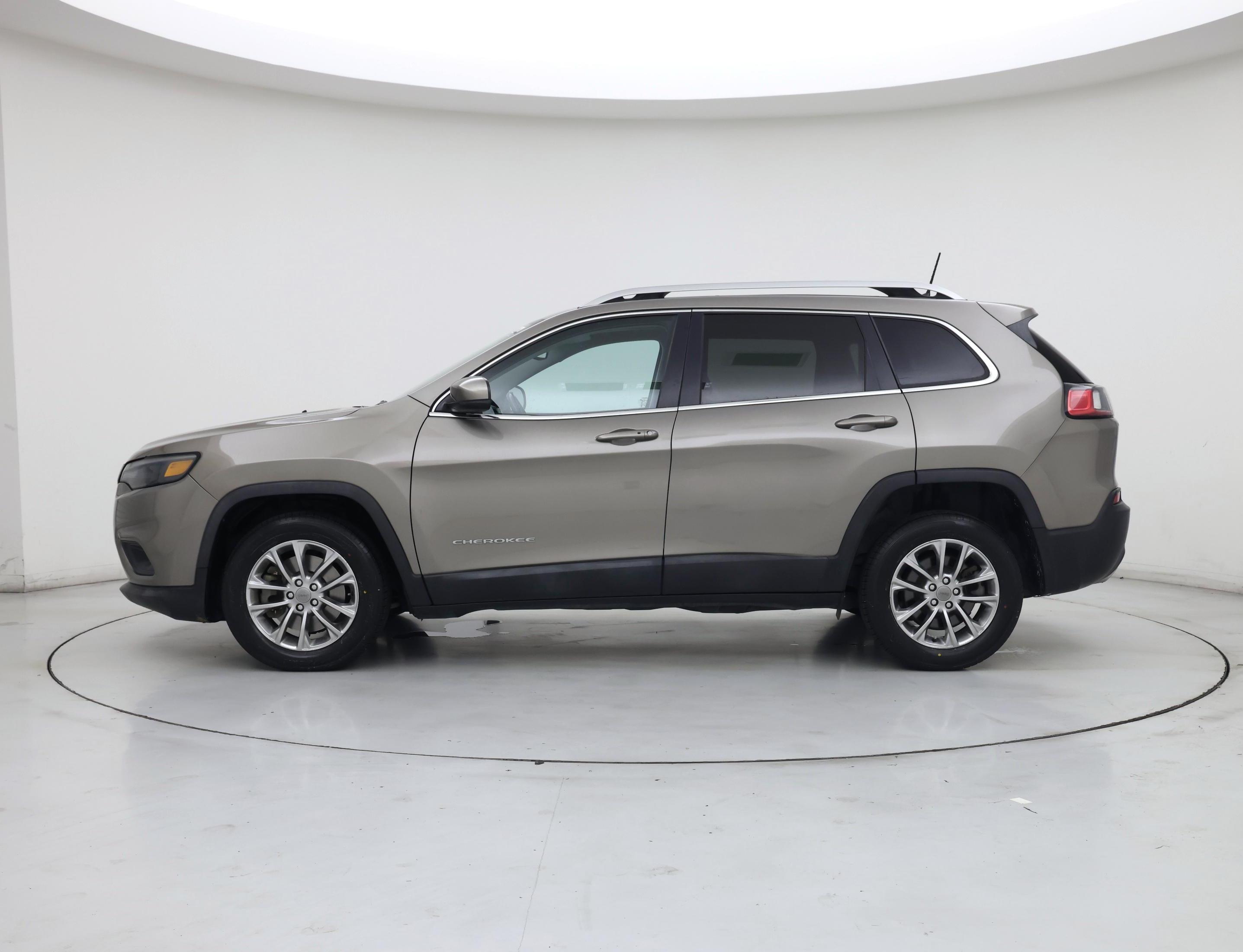 Thumbnail: 2021 Jeep Cherokee - 3