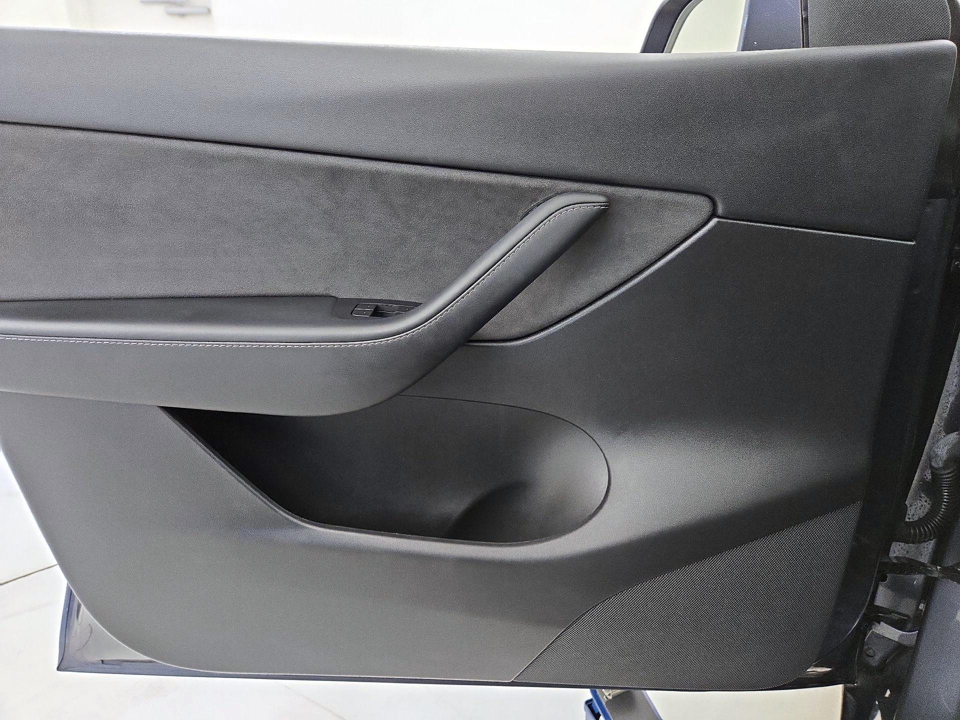 Thumbnail: 2022 Tesla Model Y - 12