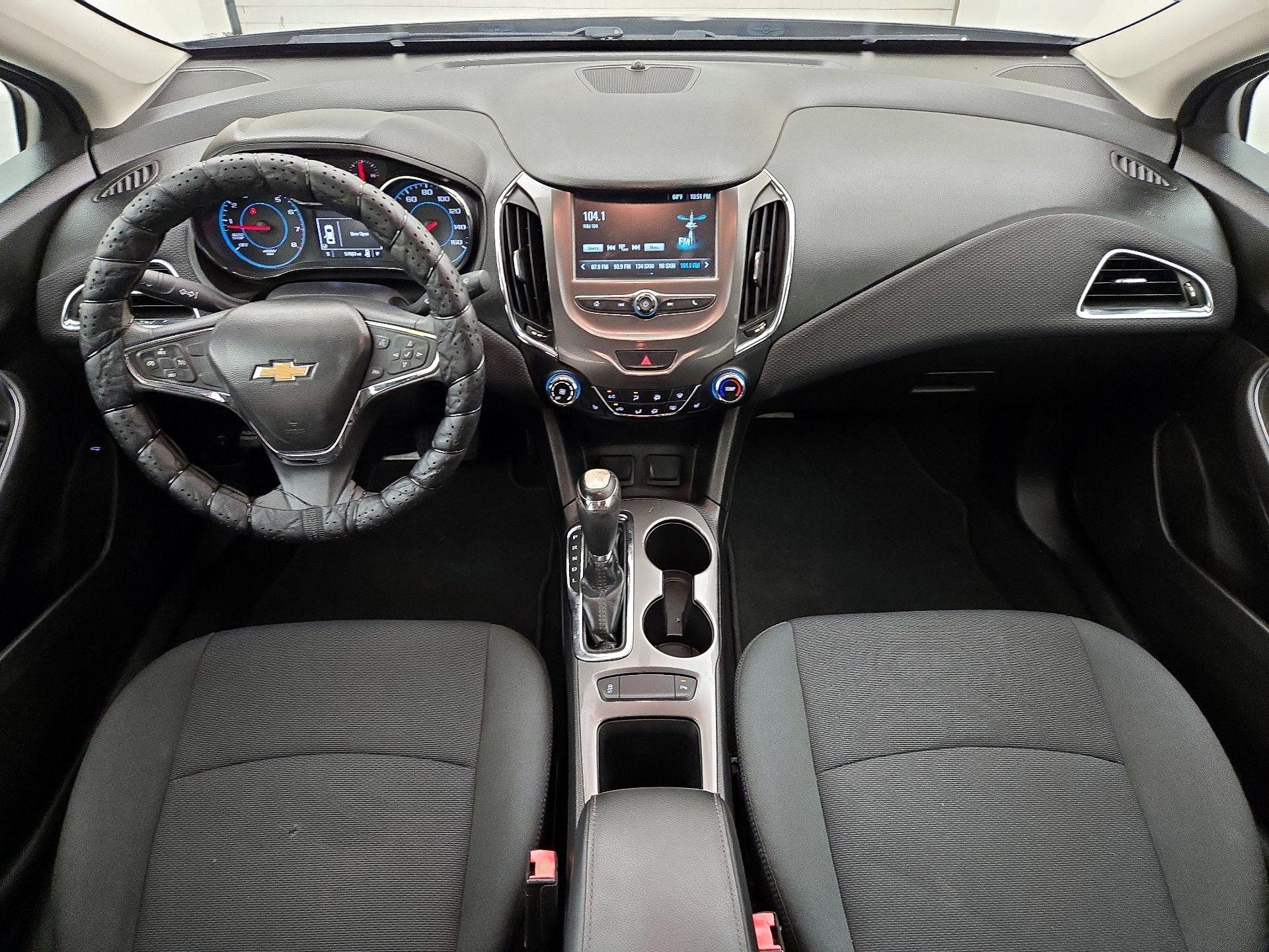 Thumbnail: 2017 Chevrolet Cruze - 9