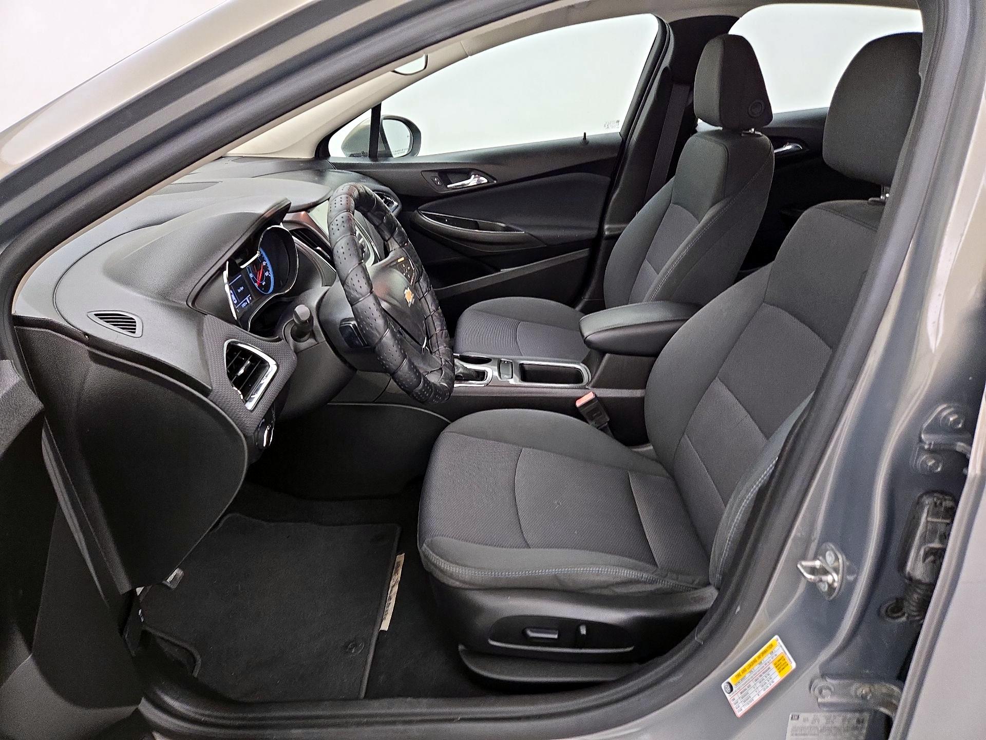 Thumbnail: 2017 Chevrolet Cruze - 11