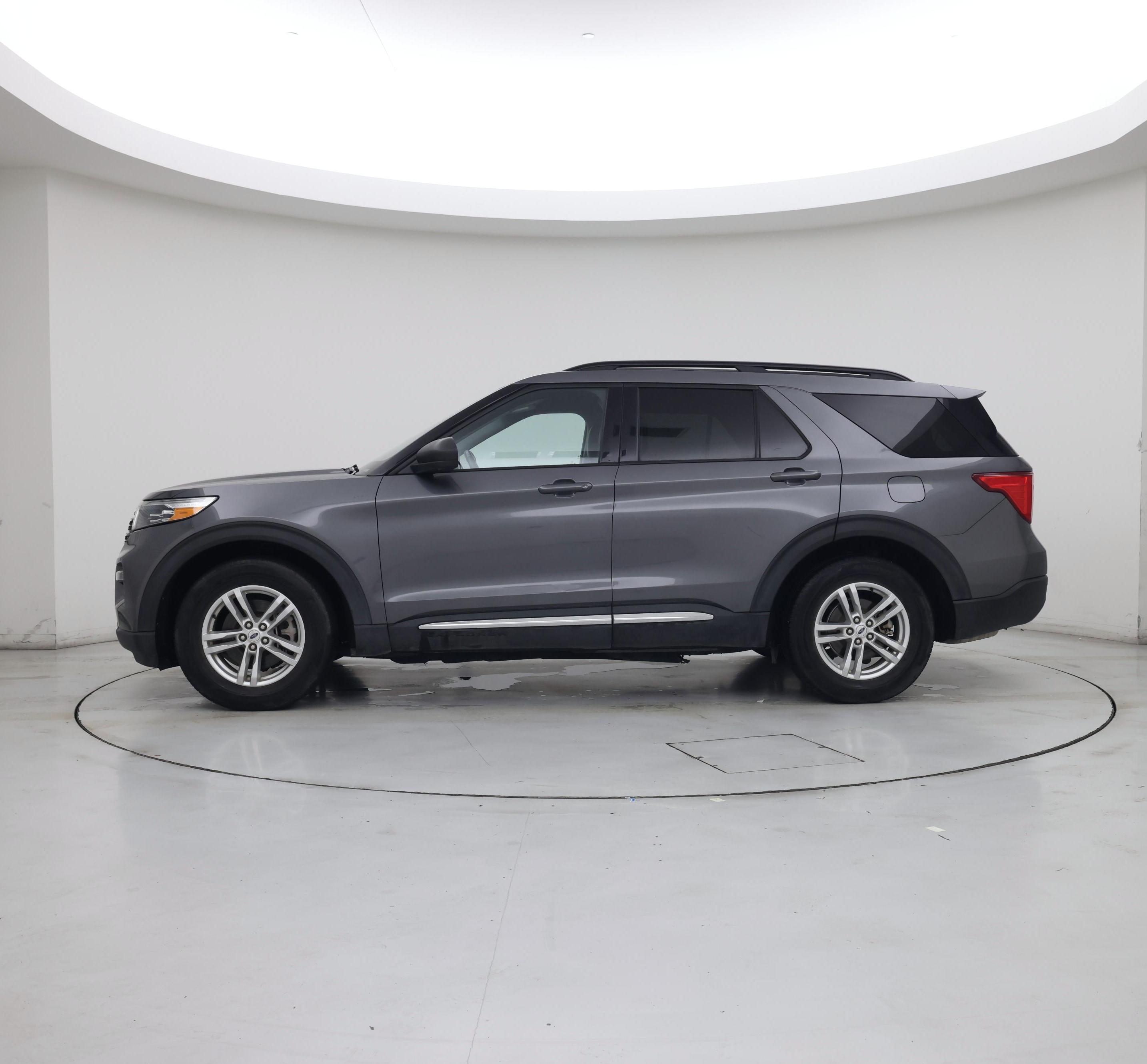 Thumbnail: 2022 Ford Explorer - 3