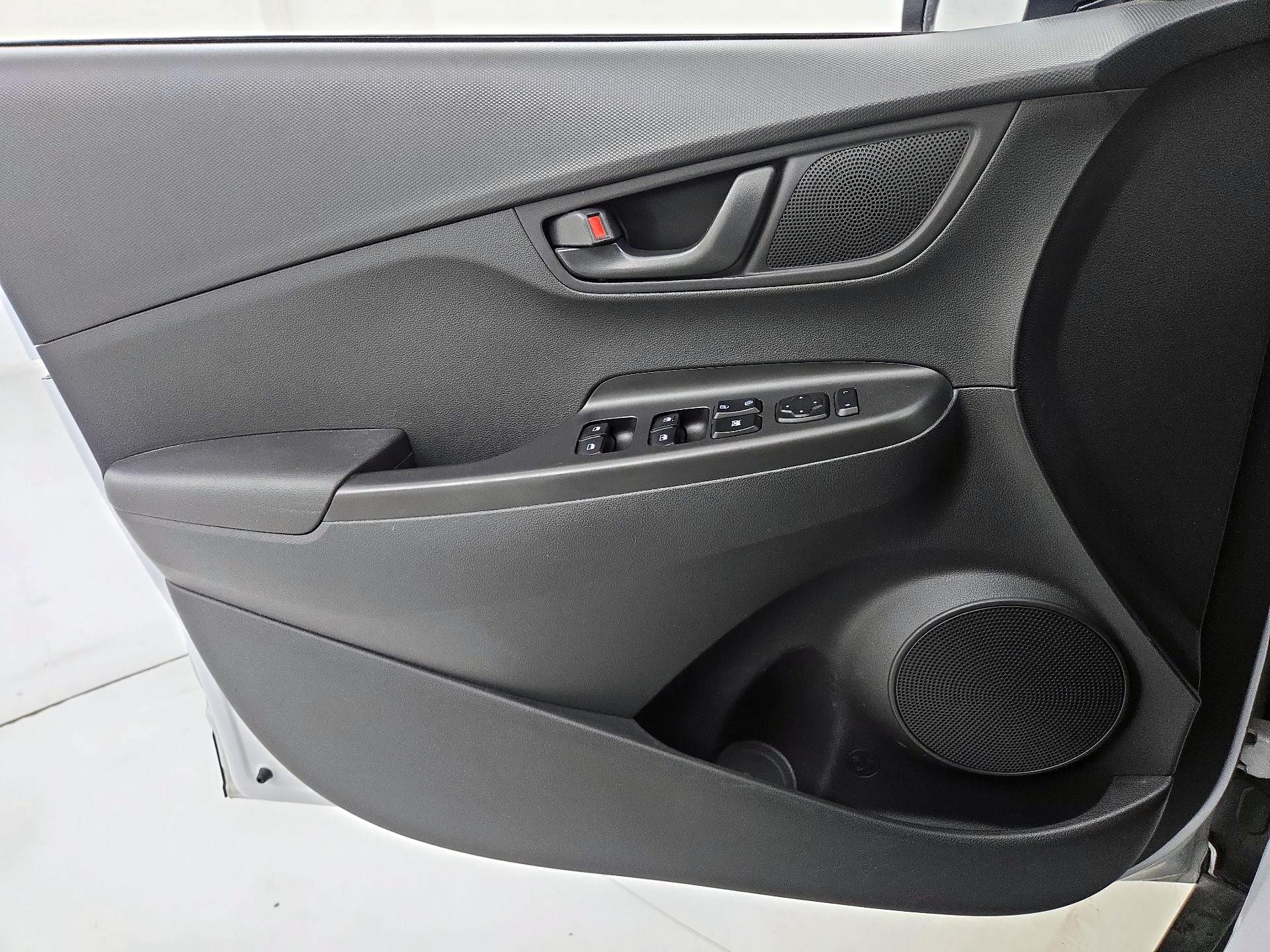Thumbnail: 2020 Hyundai Kona - 12
