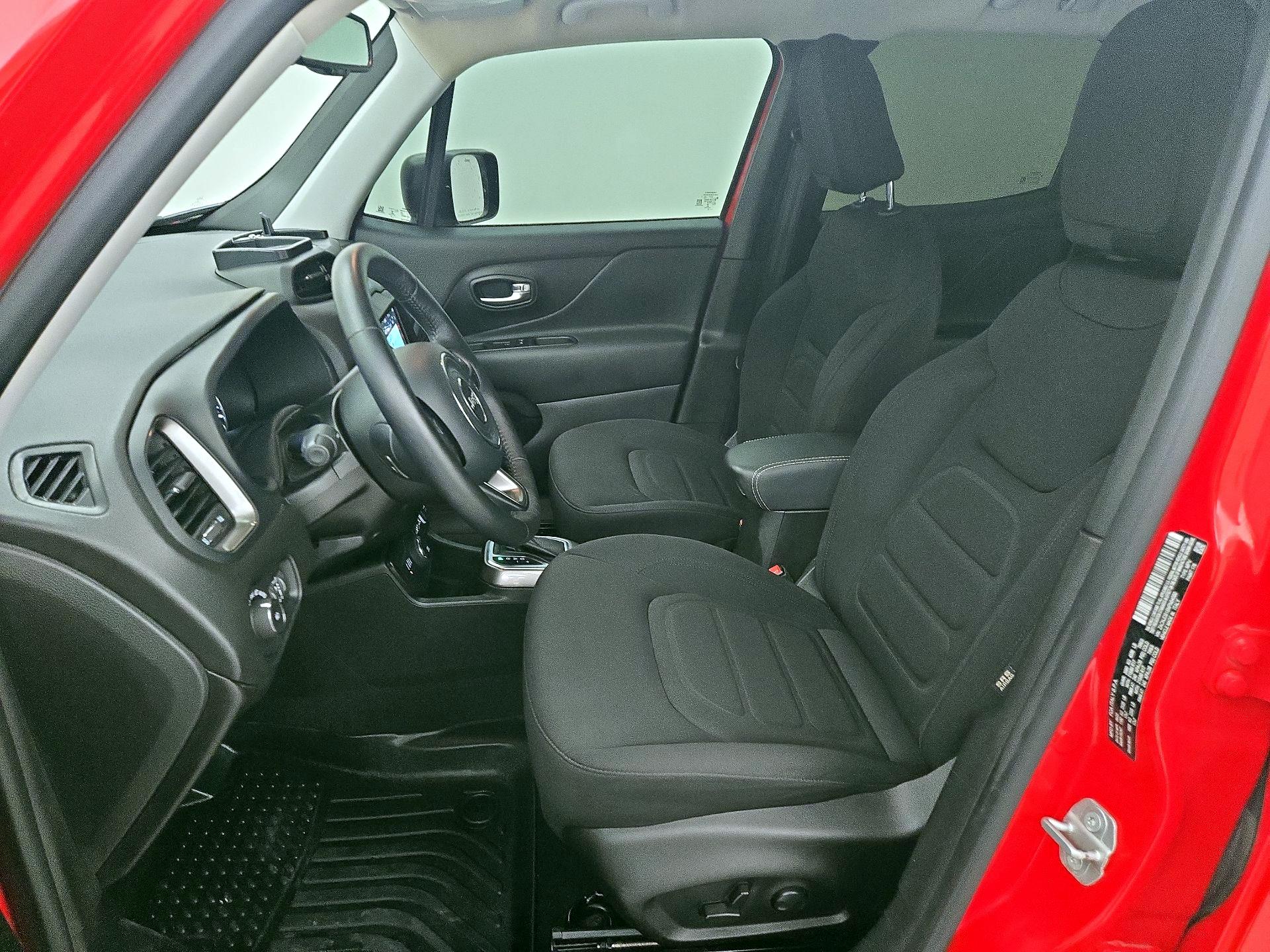 Thumbnail: 2022 Jeep Renegade - 11