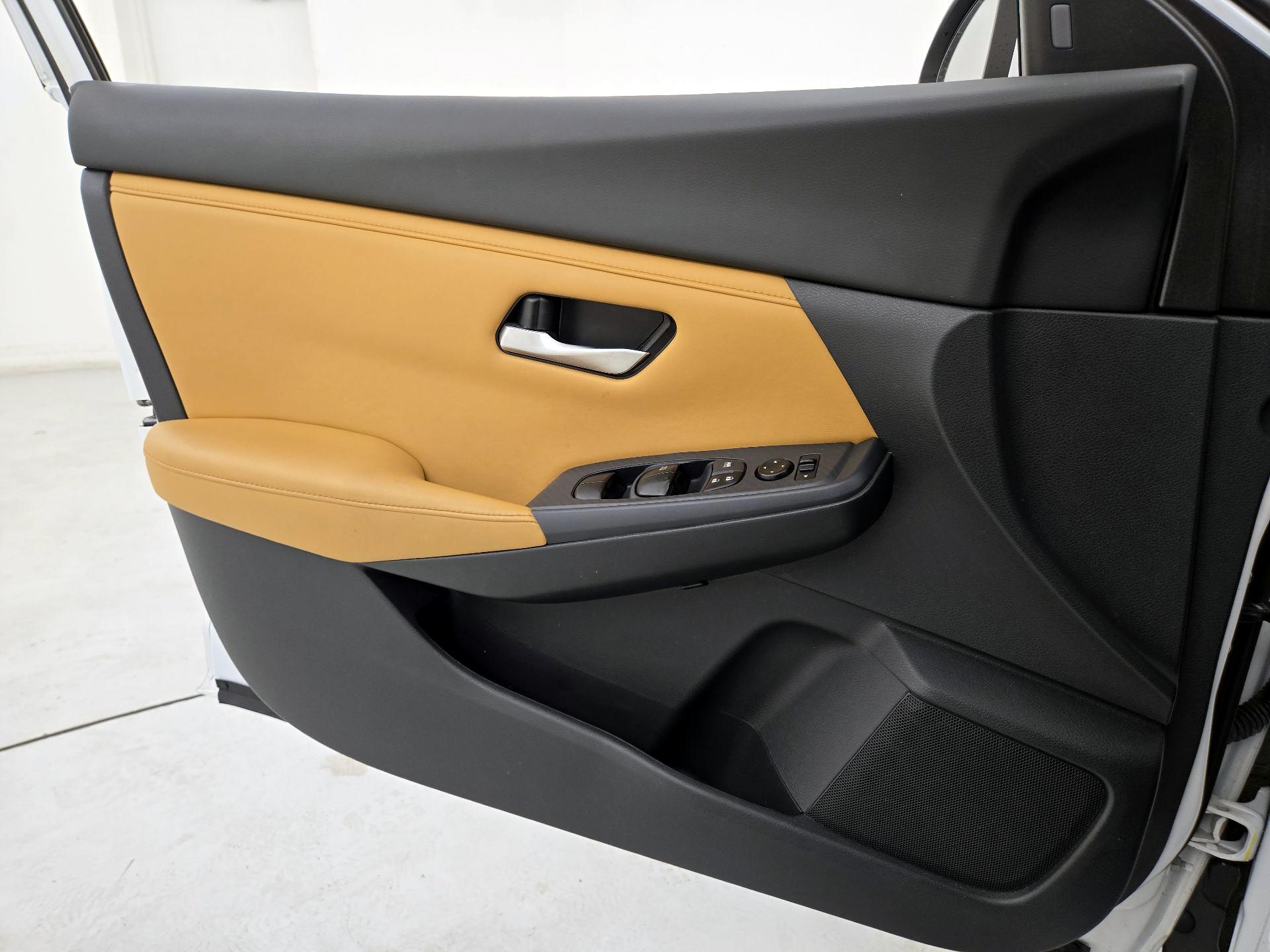 Thumbnail: 2022 Nissan Sentra - 12