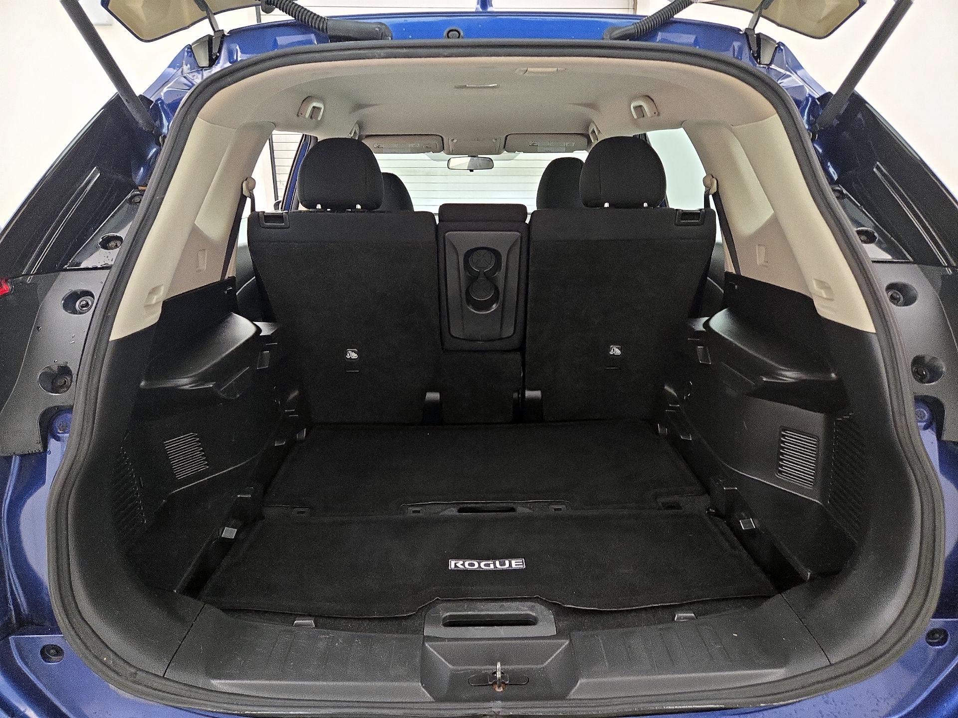 Thumbnail: 2017 Nissan Rogue - 20