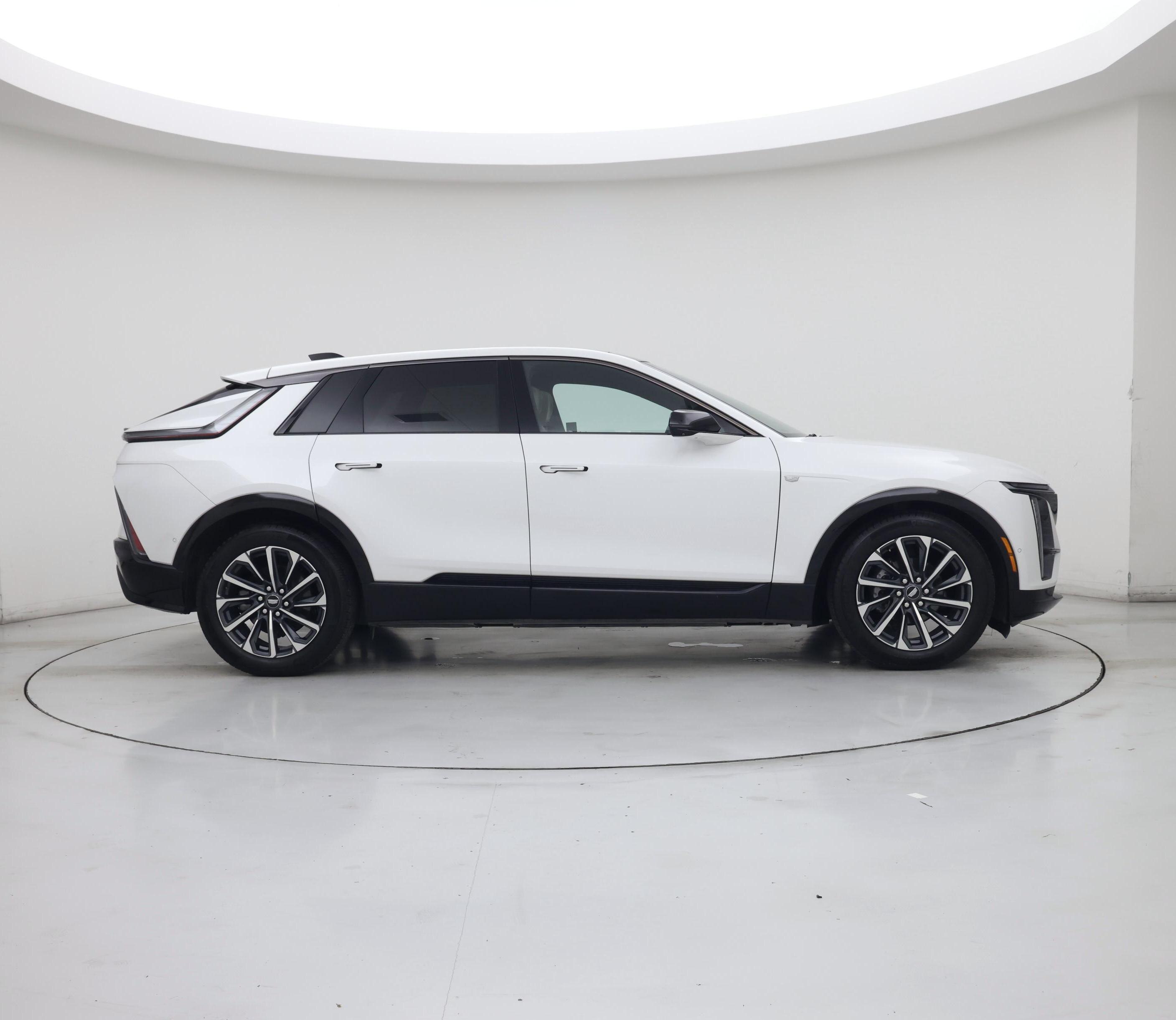 Thumbnail: 2024 Cadillac Lyriq - 7