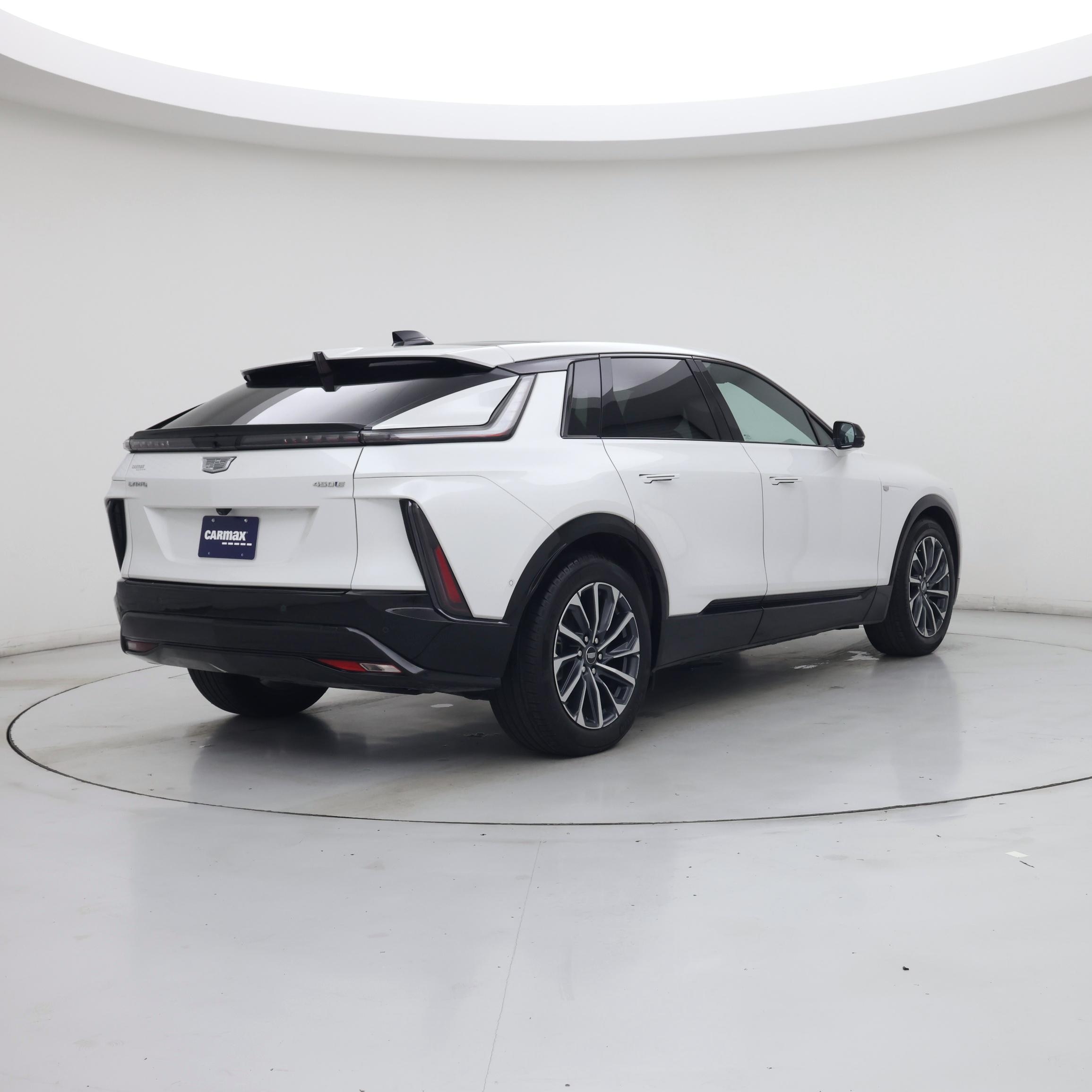 Thumbnail: 2024 Cadillac Lyriq - 8