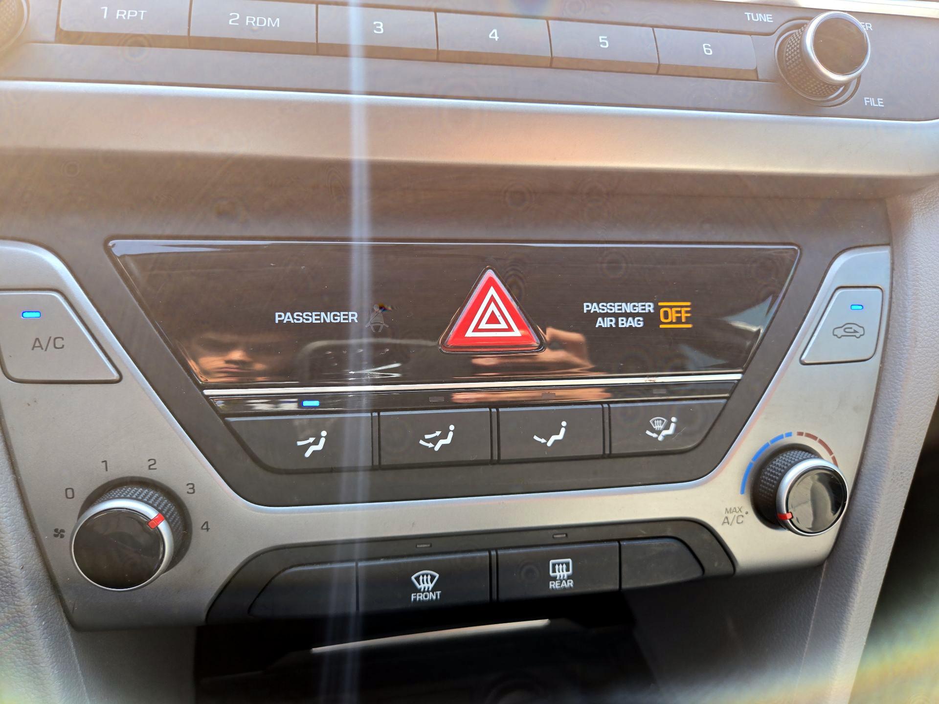 Thumbnail: 2018 Hyundai Elantra - 13
