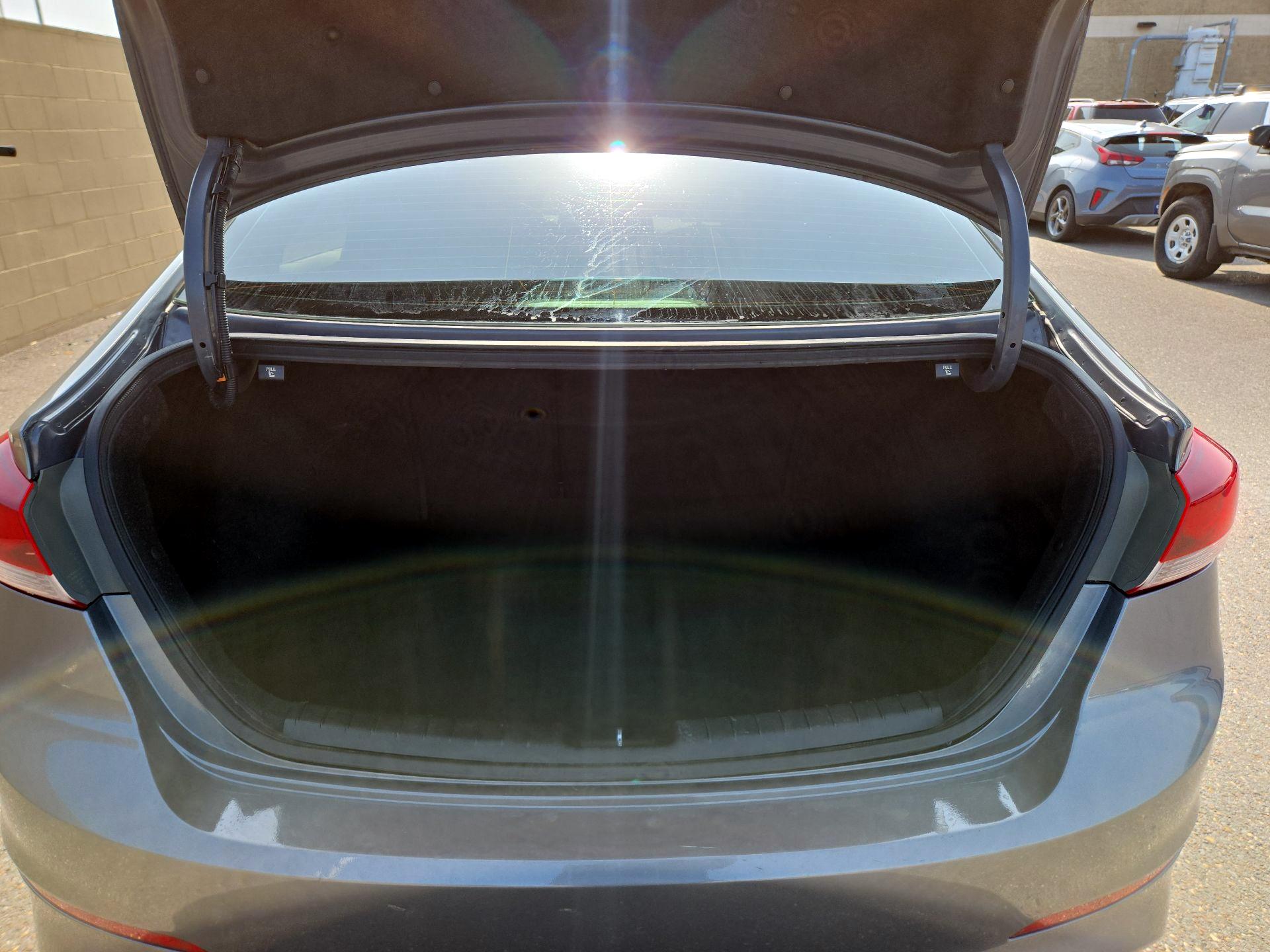 Thumbnail: 2018 Hyundai Elantra - 17