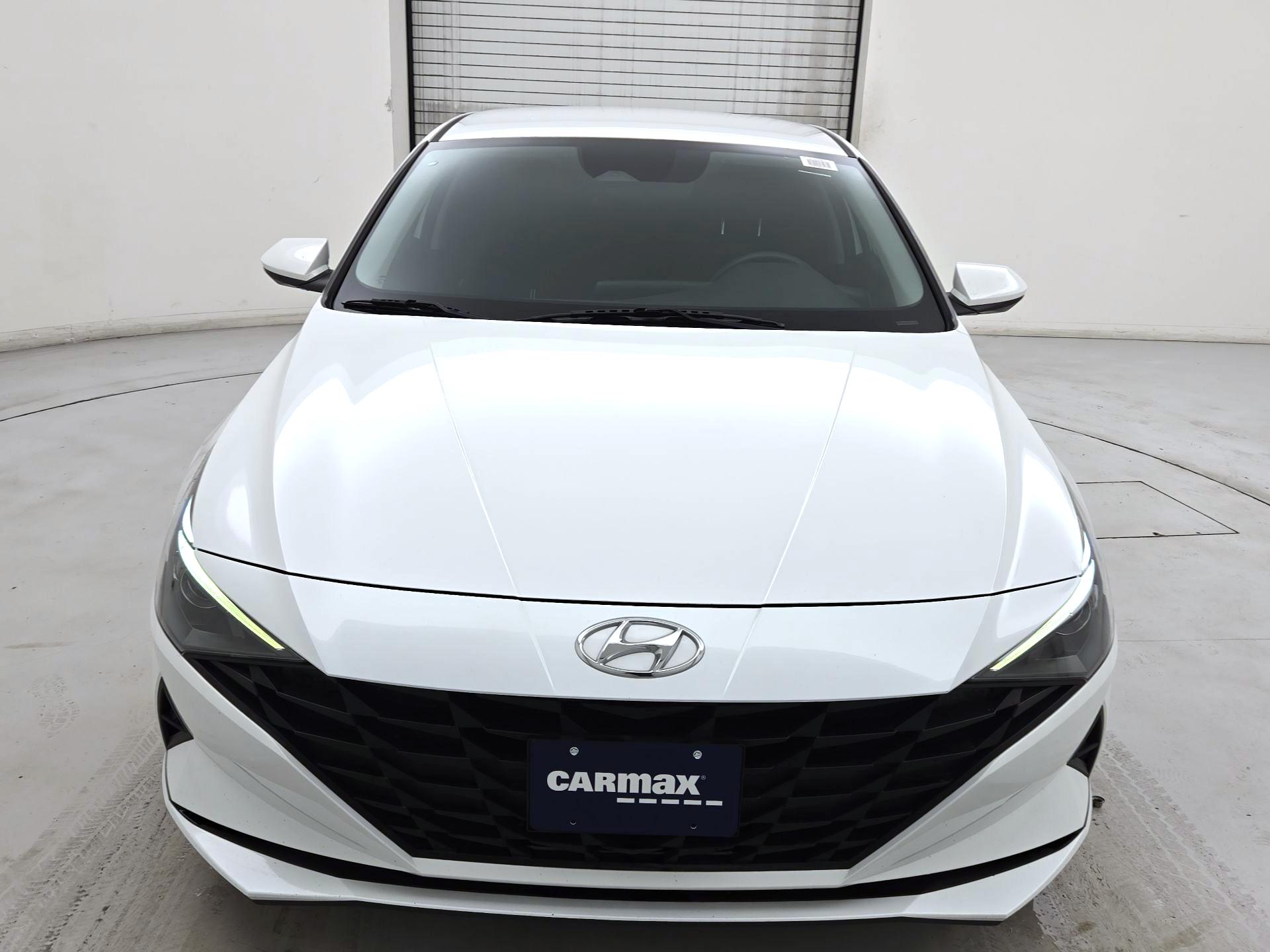 Thumbnail: 2022 Hyundai Elantra - 2