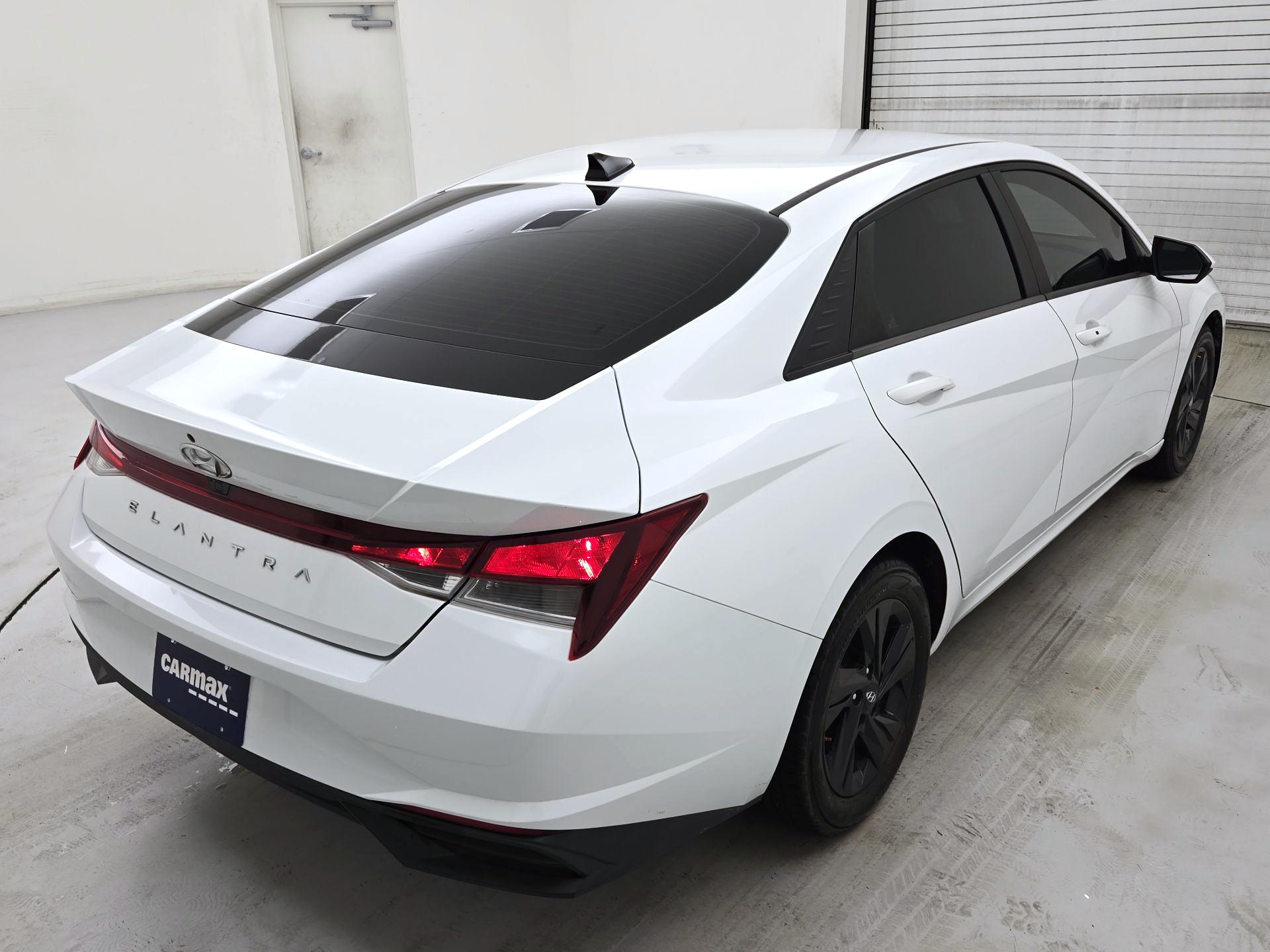 Thumbnail: 2022 Hyundai Elantra - 5