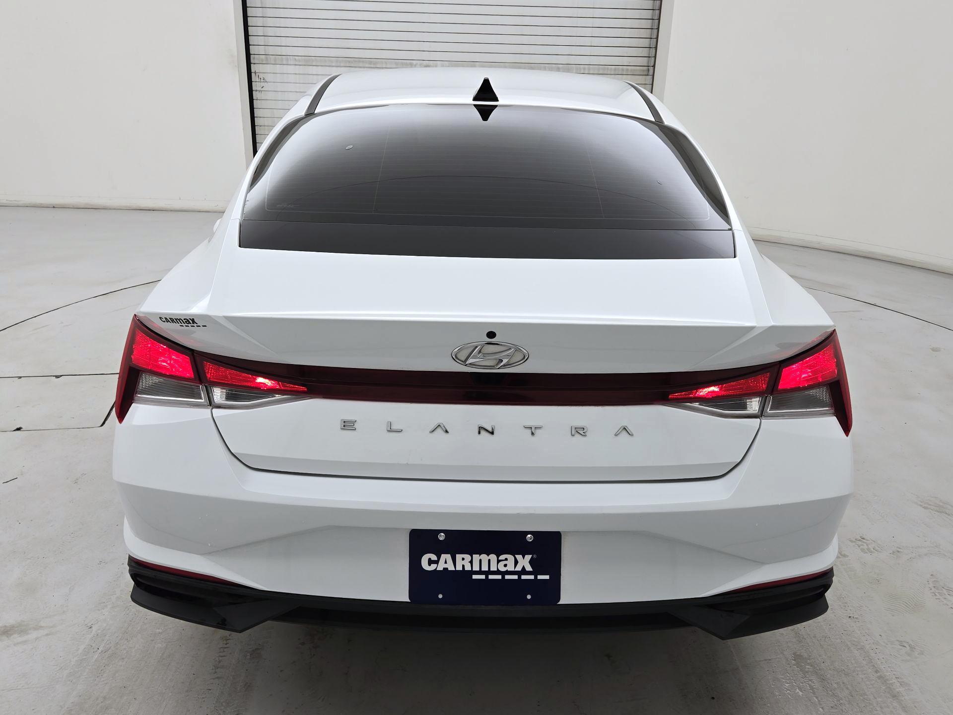 Thumbnail: 2022 Hyundai Elantra - 6