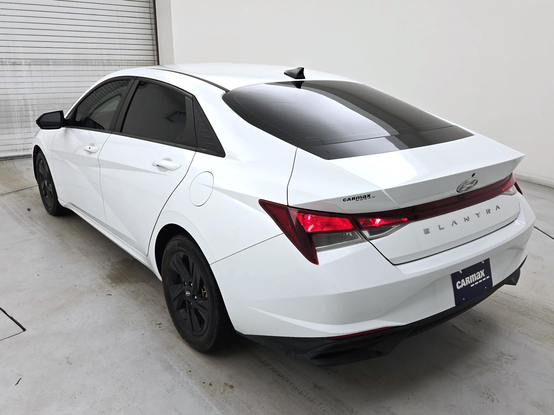 Thumbnail: 2022 Hyundai Elantra - 7