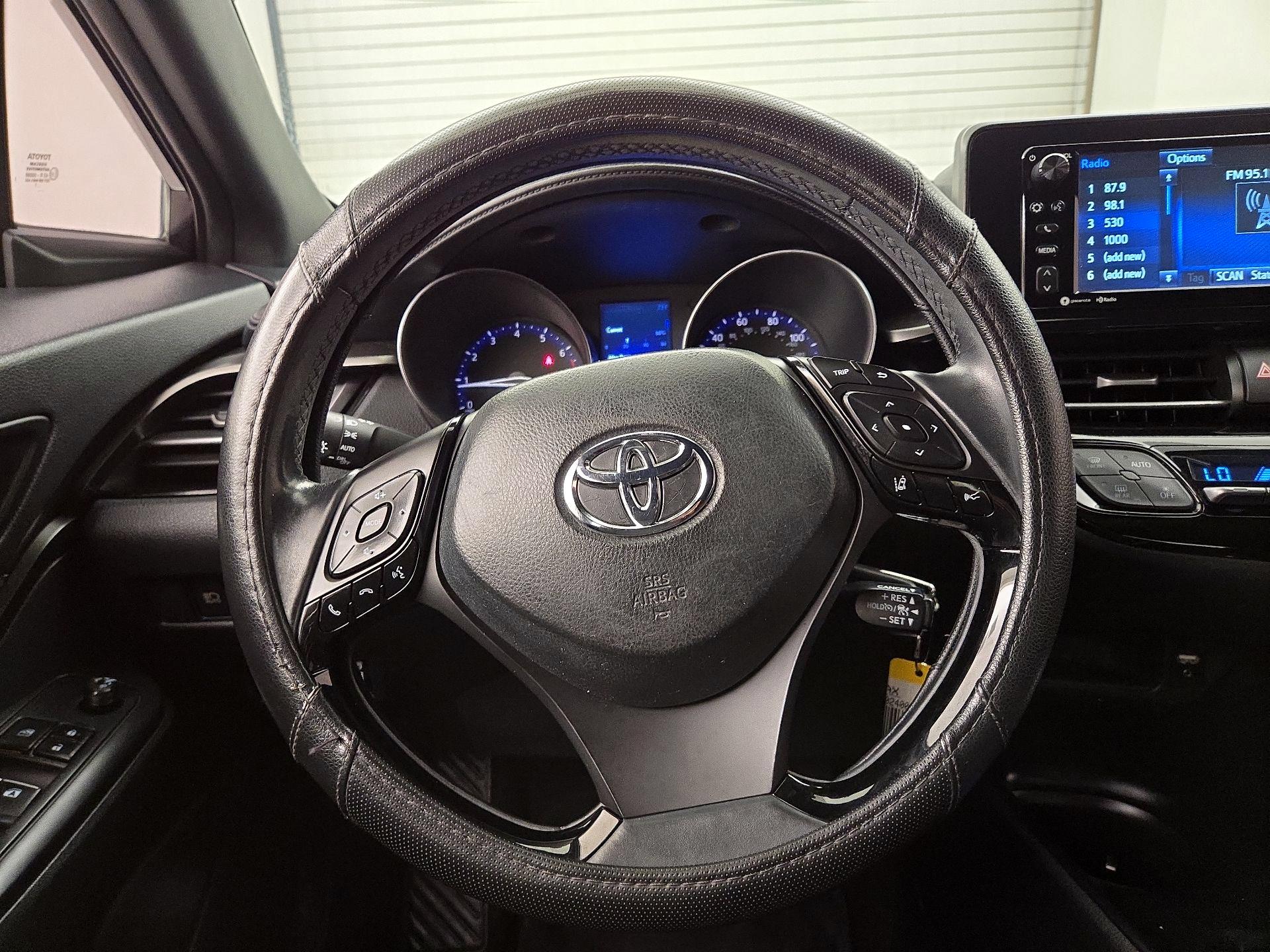 Thumbnail: 2018 Toyota C-HR - 10