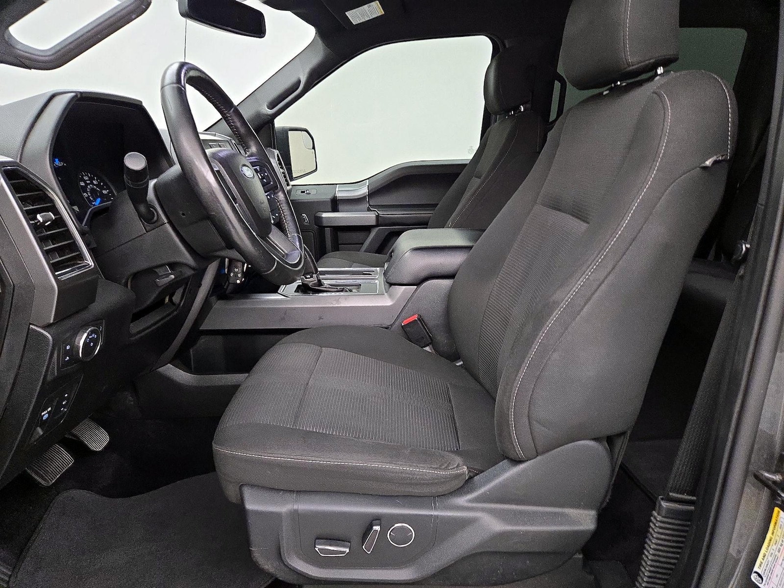 2017 Ford F-150 XLT - Photo 12