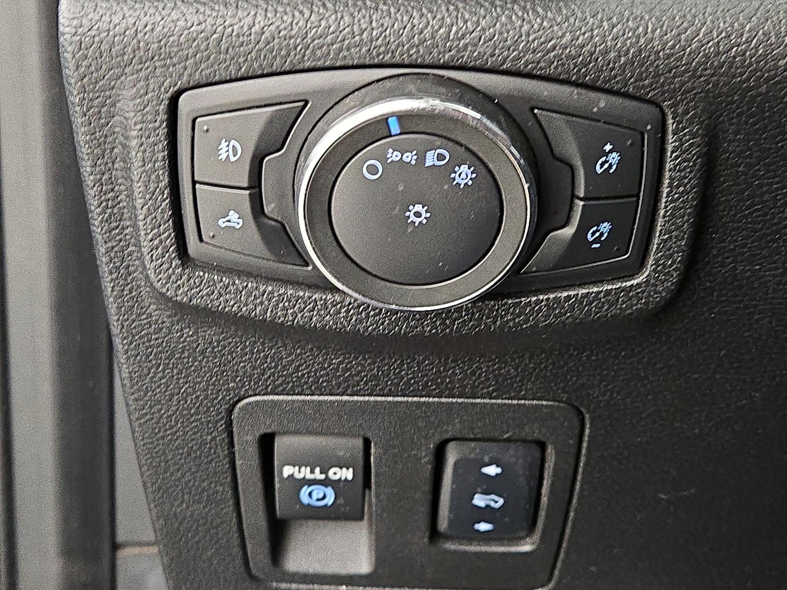 2017 Ford F-150 XLT - Photo 14